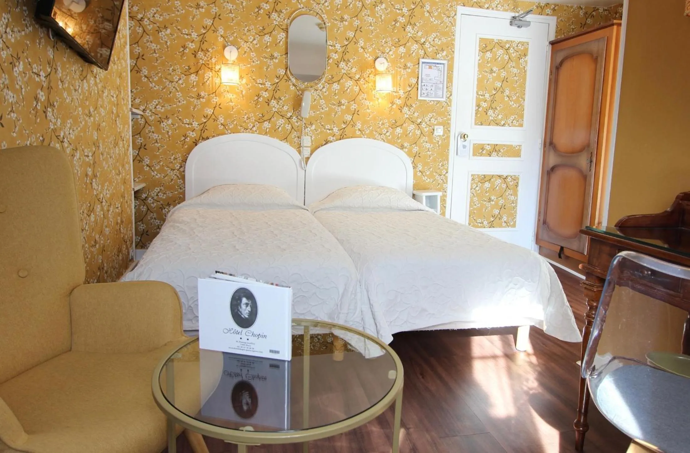 Bedroom, Bed in Hôtel Chopin