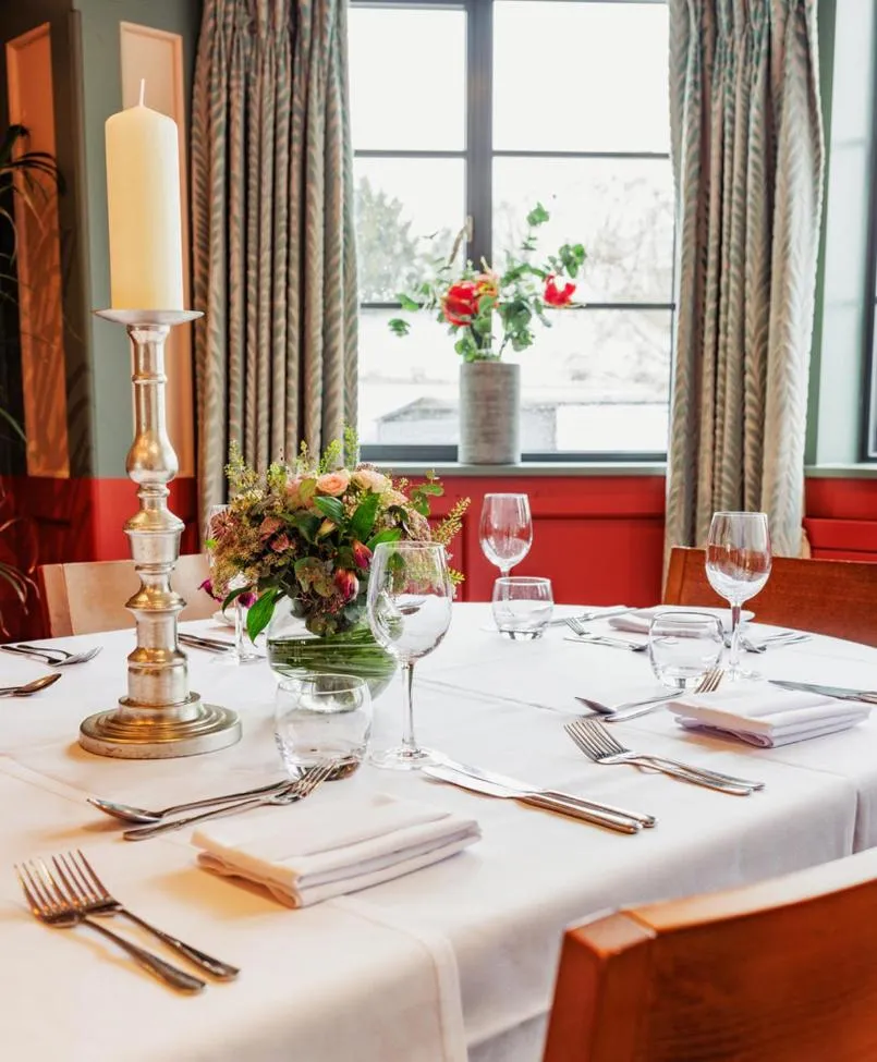 Restaurant/places to eat in The High Field Town House