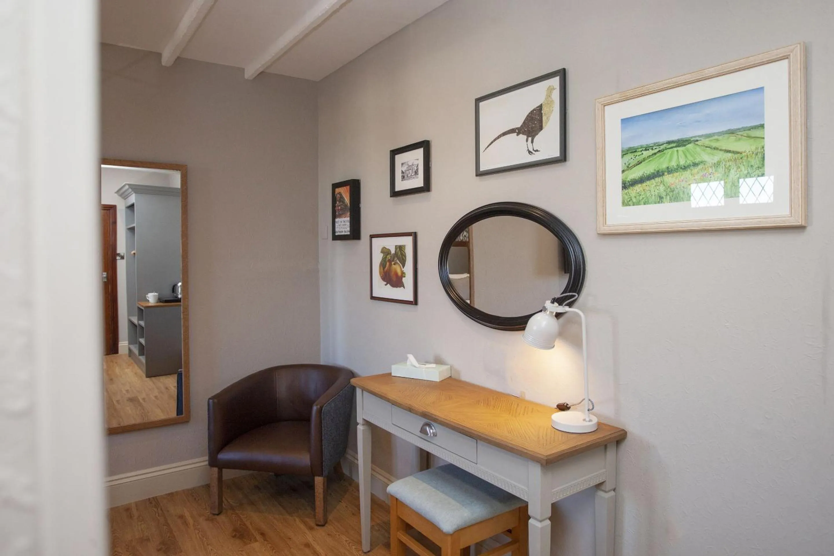 Bedroom in The Woodborough Inn