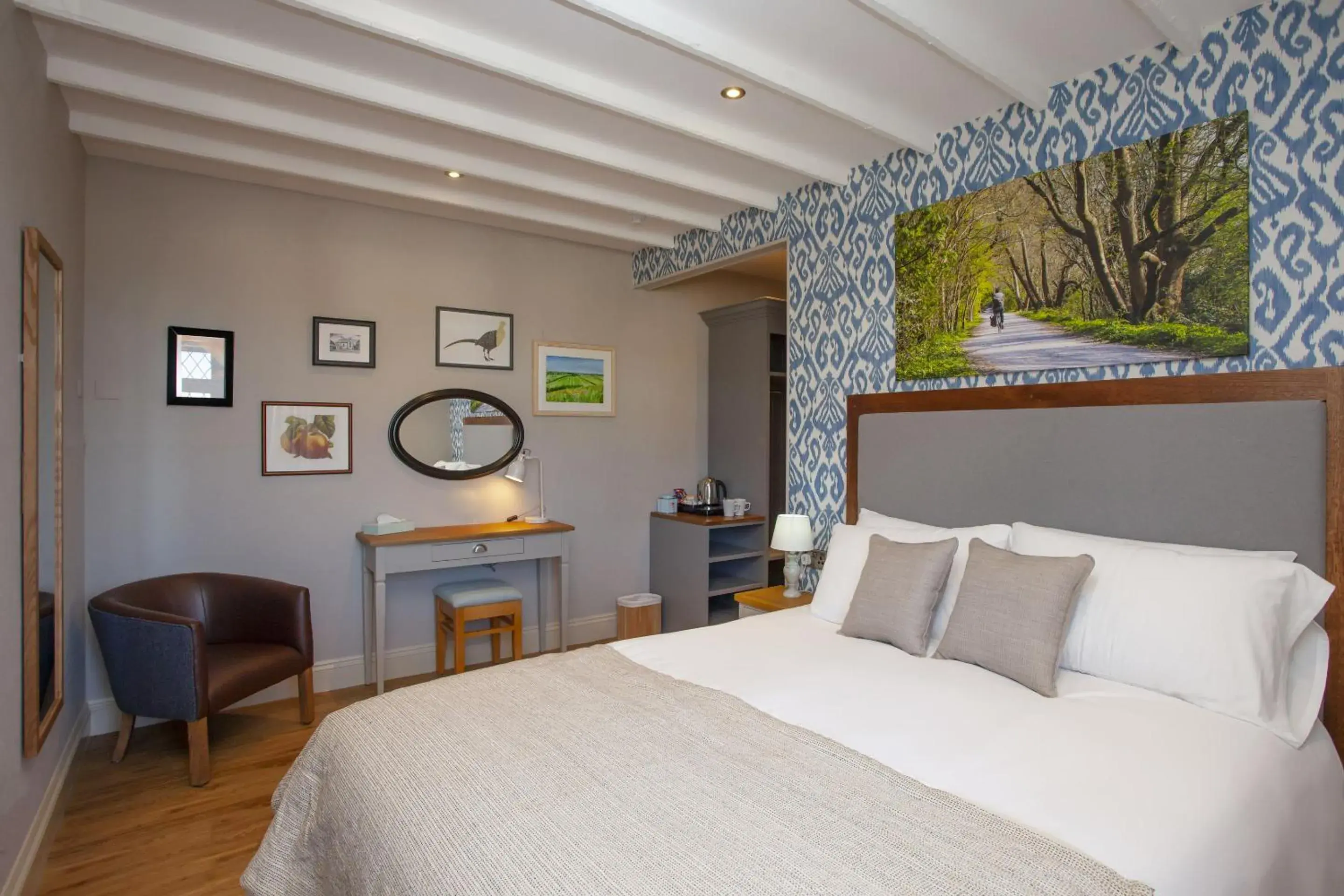 Standard Double Room - single occupancy in The Woodborough Inn Standard Double Room - single occupancy in The Woodborough Inn