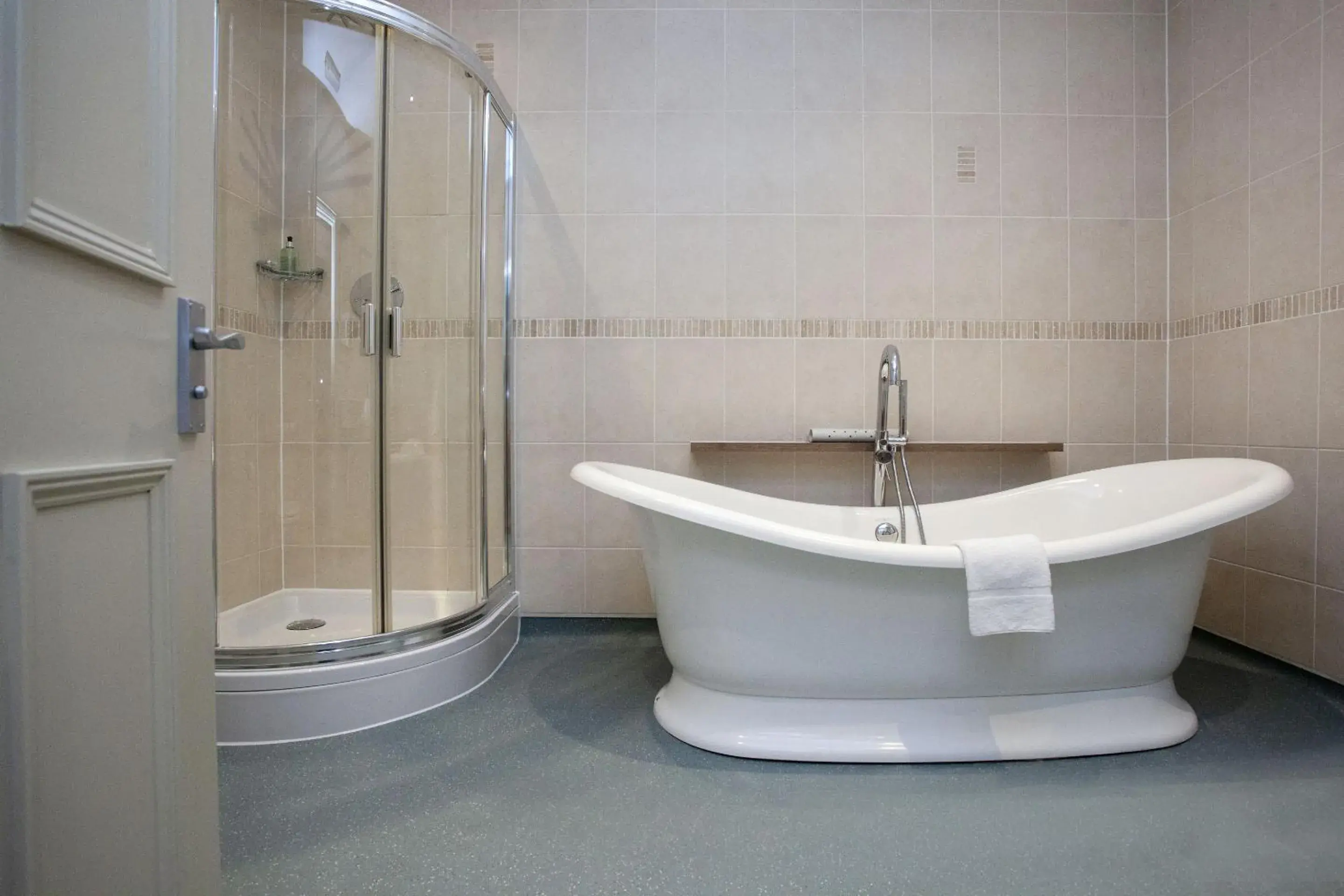 Family Junior Suite - single occupancy in The Woodborough Inn Family Junior Suite - single occupancy in The Woodborough Inn