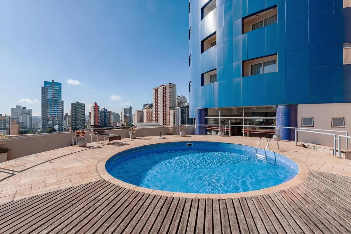 Balcony/Terrace in Bristol Brasil 500 Curitiba Batel