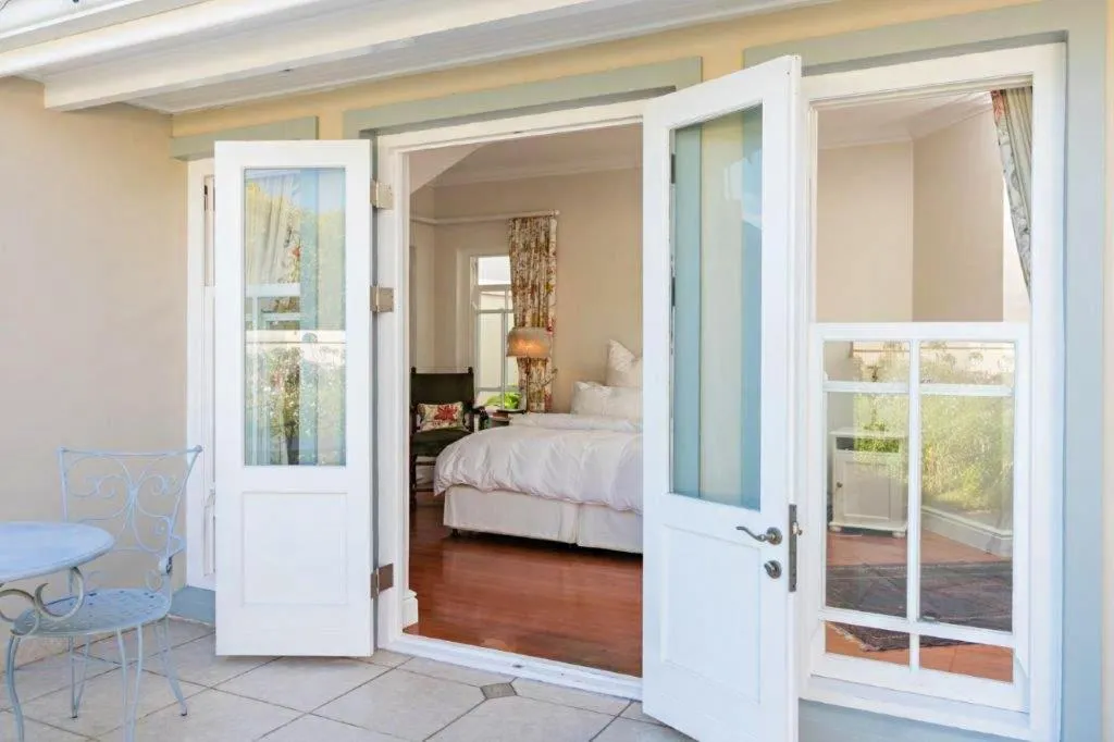 Bed in Isola Bella Guest House