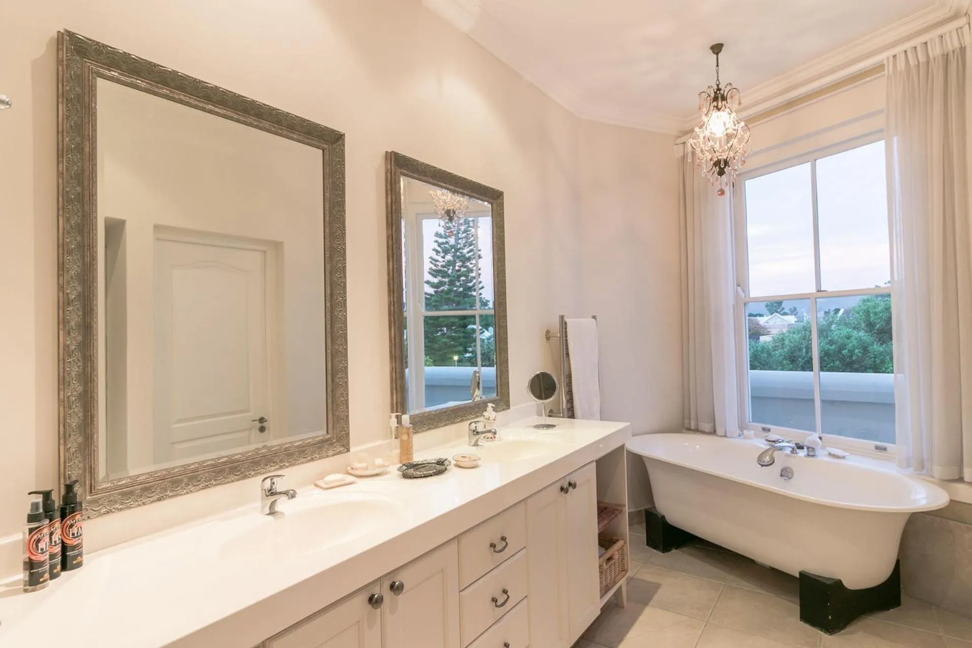 Isola Bella Guest House