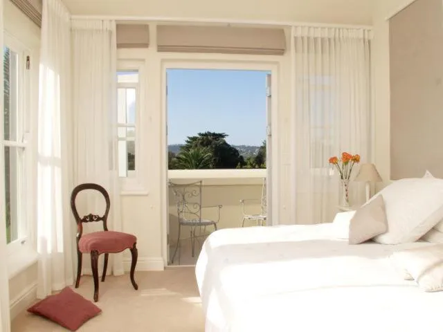 Bed in Isola Bella Guest House