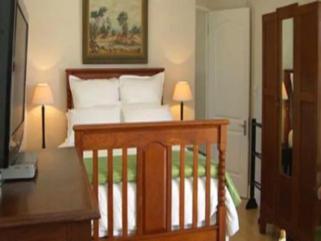 Bed in Isola Bella Guest House