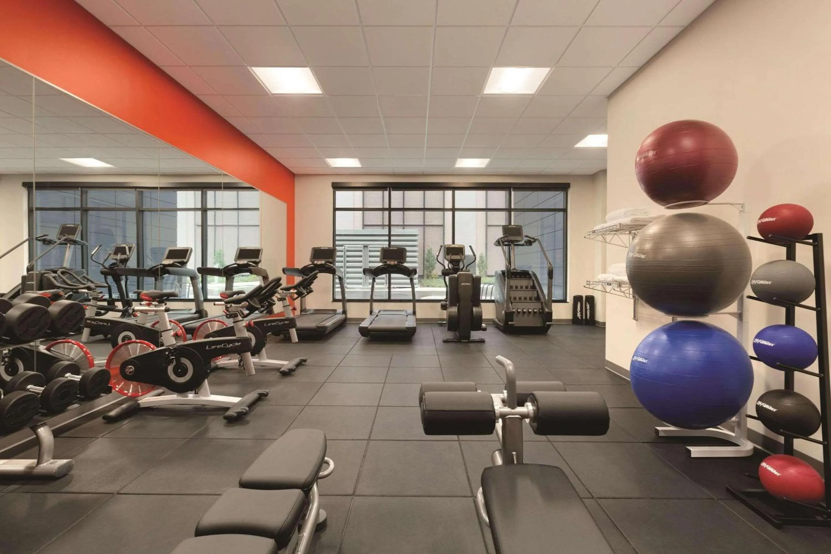 Fitness centre/facilities in Radisson Red Minneapolis Downtown