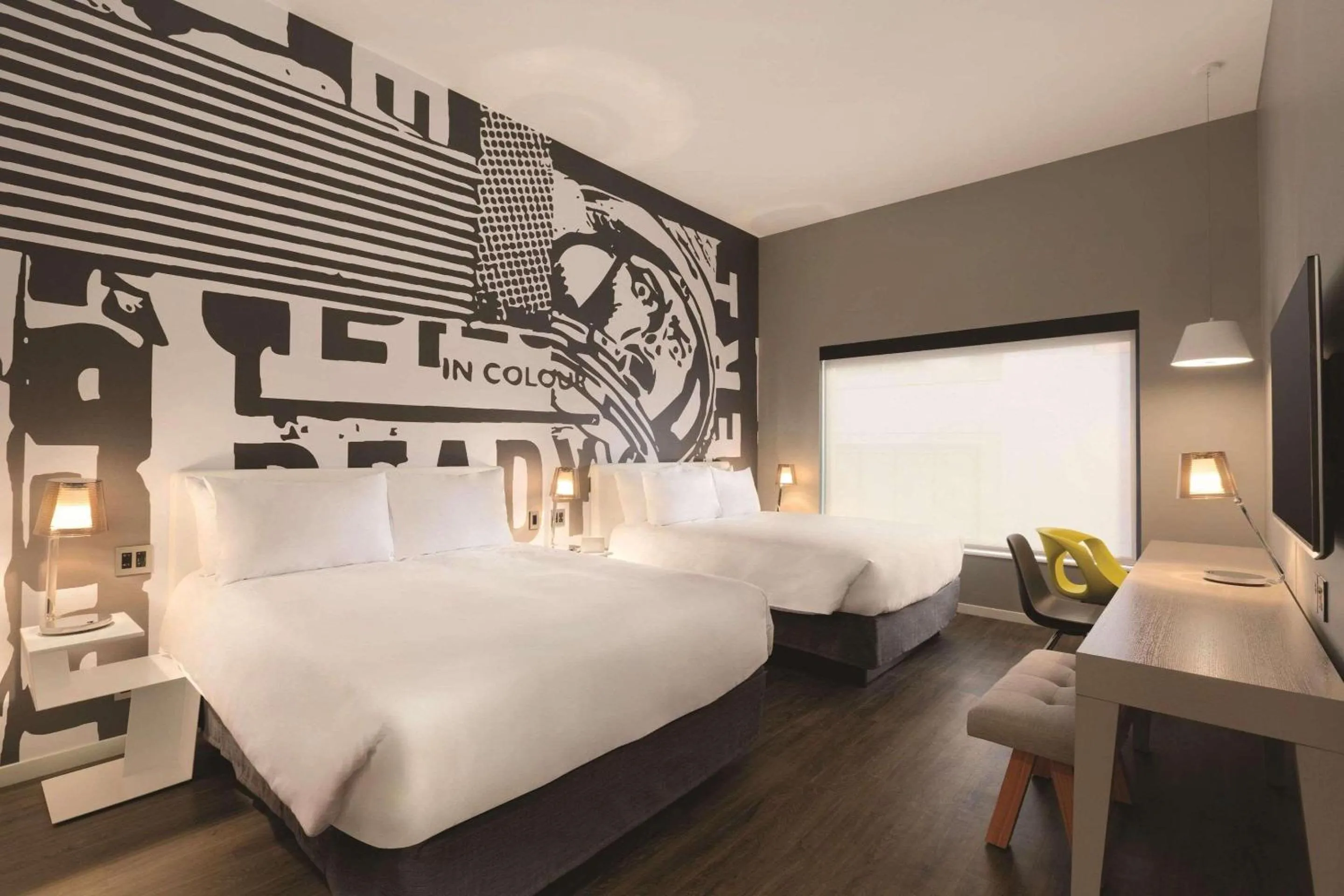 Bedroom, Bed in Radisson Red Minneapolis Downtown