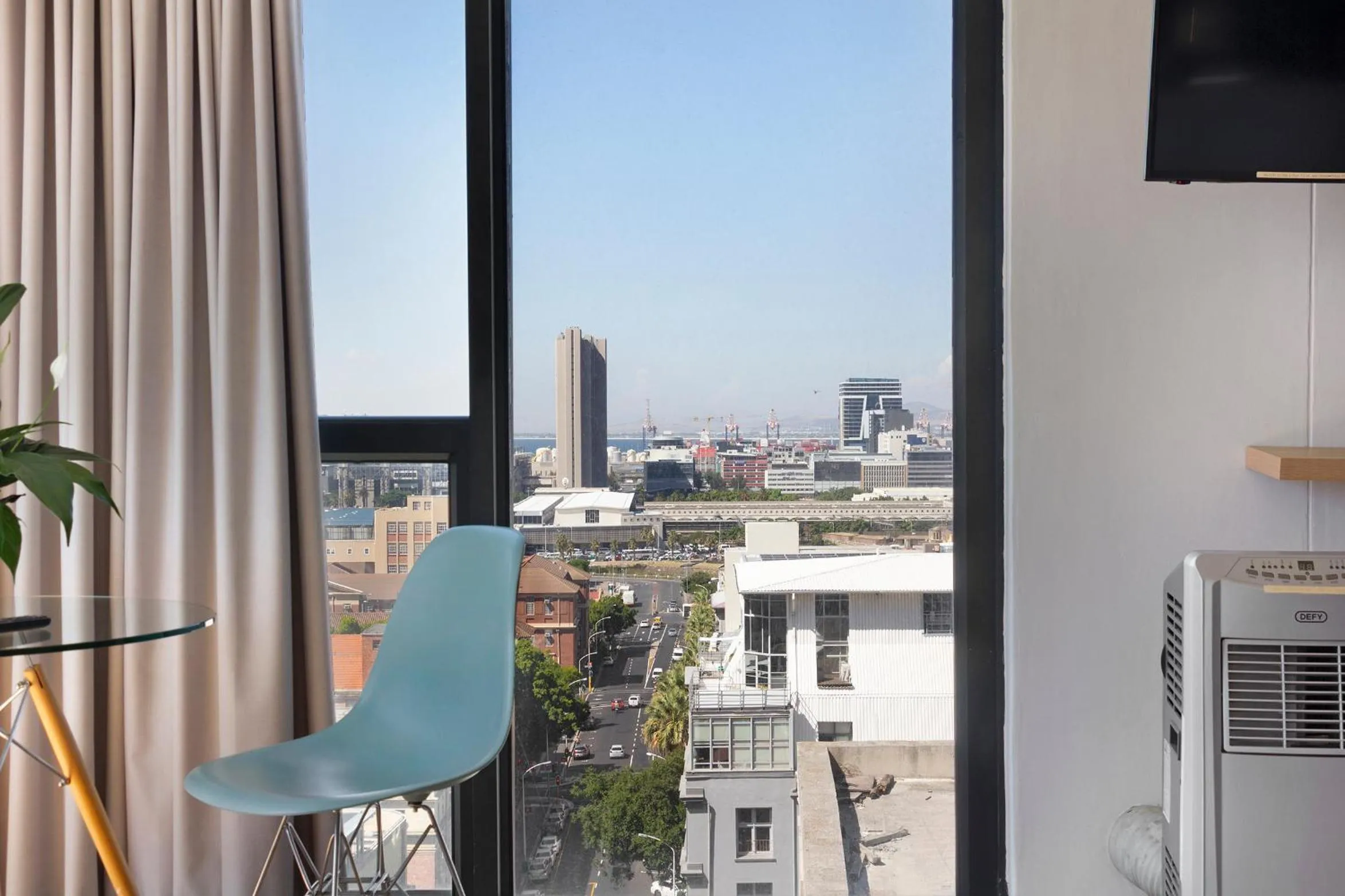 Living room in Urban Oasis At The Four Seasons