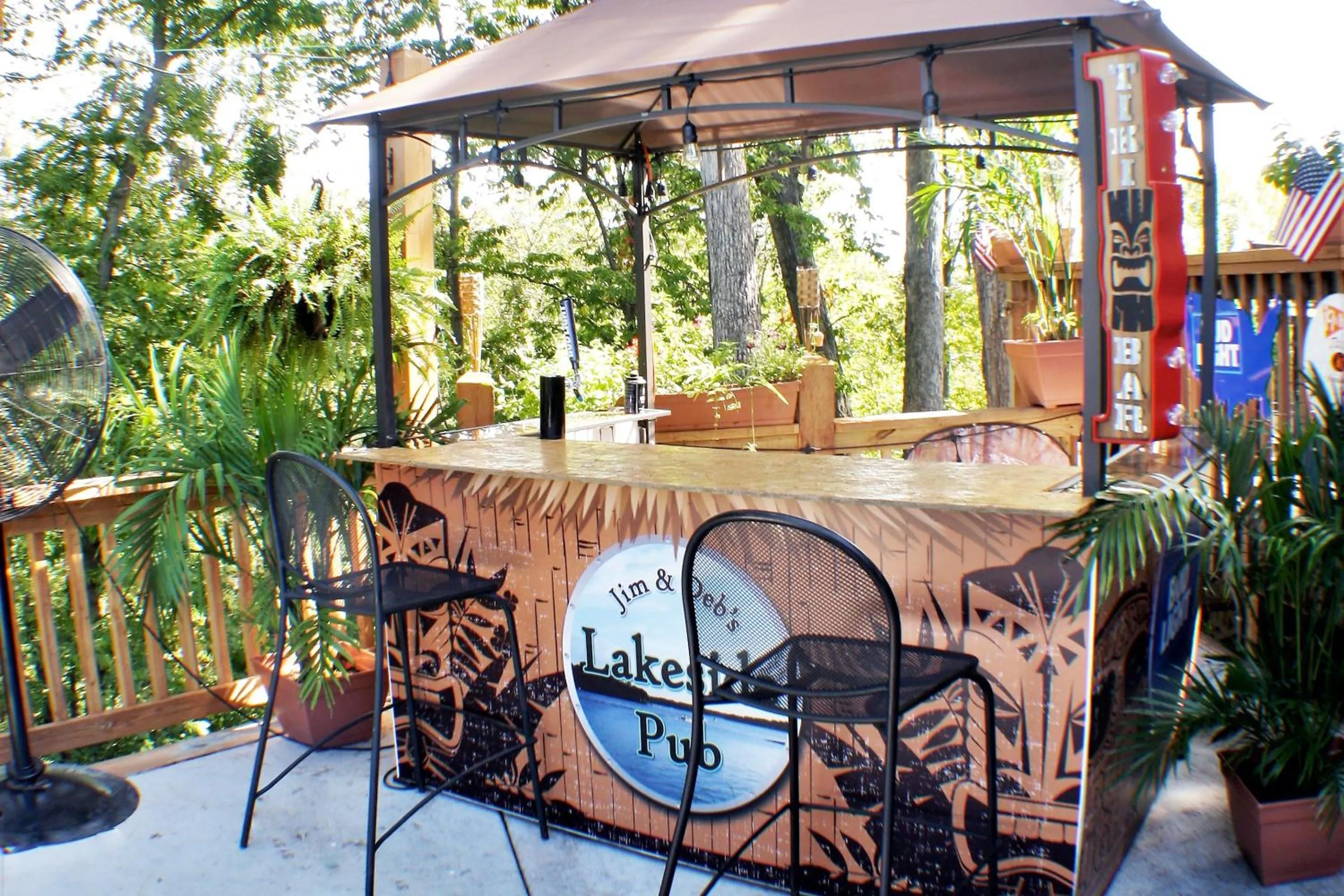 Restaurant/places to eat in Lakeview Inn