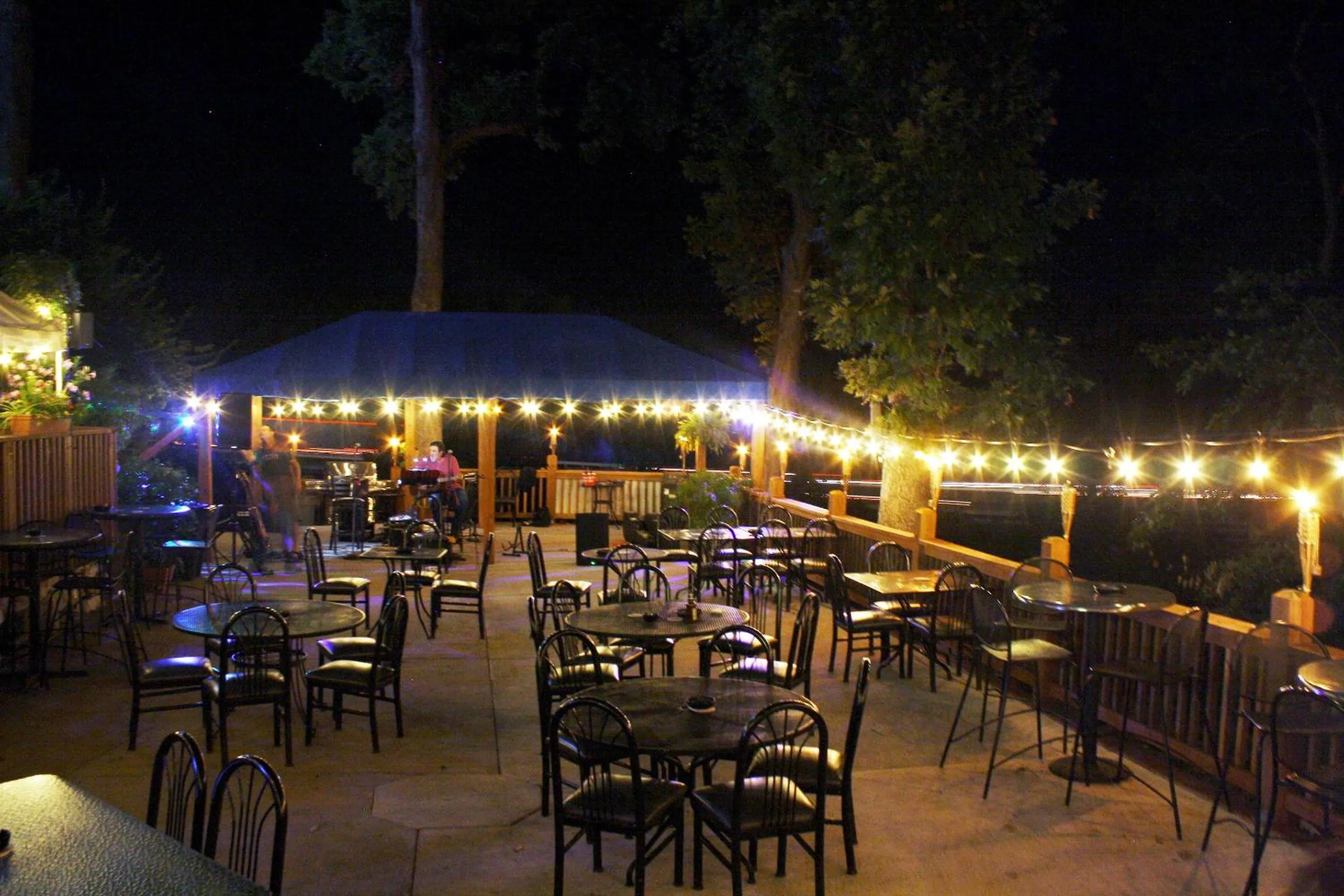 Restaurant/places to eat in Lakeview Inn