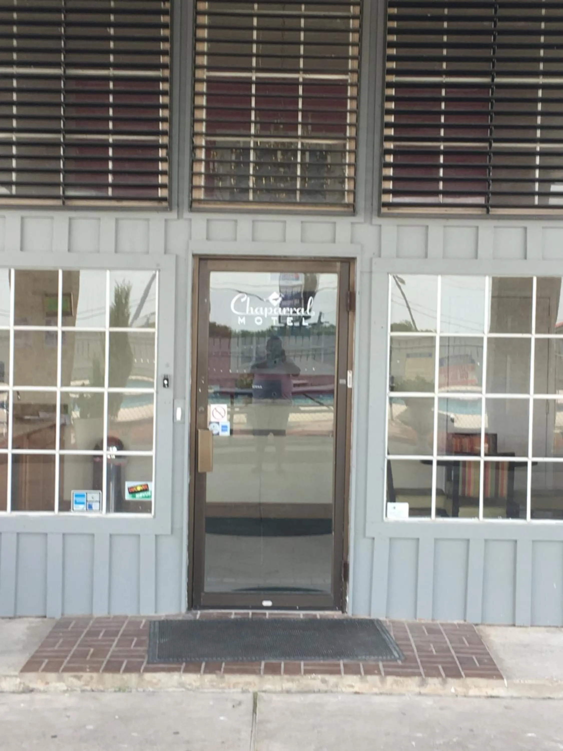 Facade/entrance in Chaparral Motel