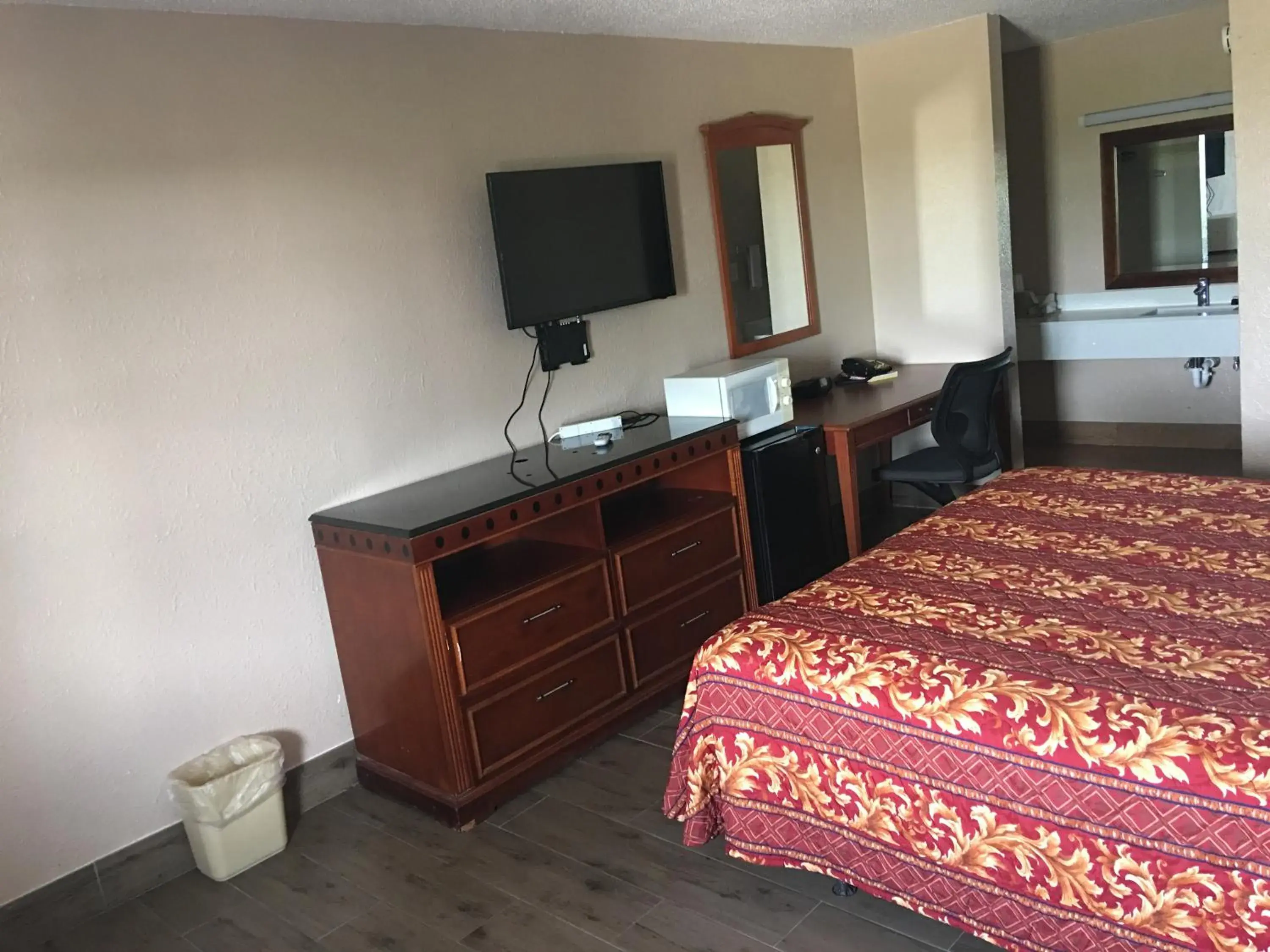 Economy Single Room - single occupancy - Smoking in Chaparral Motel Economy Single Room - single occupancy - Smoking in Chaparral Motel