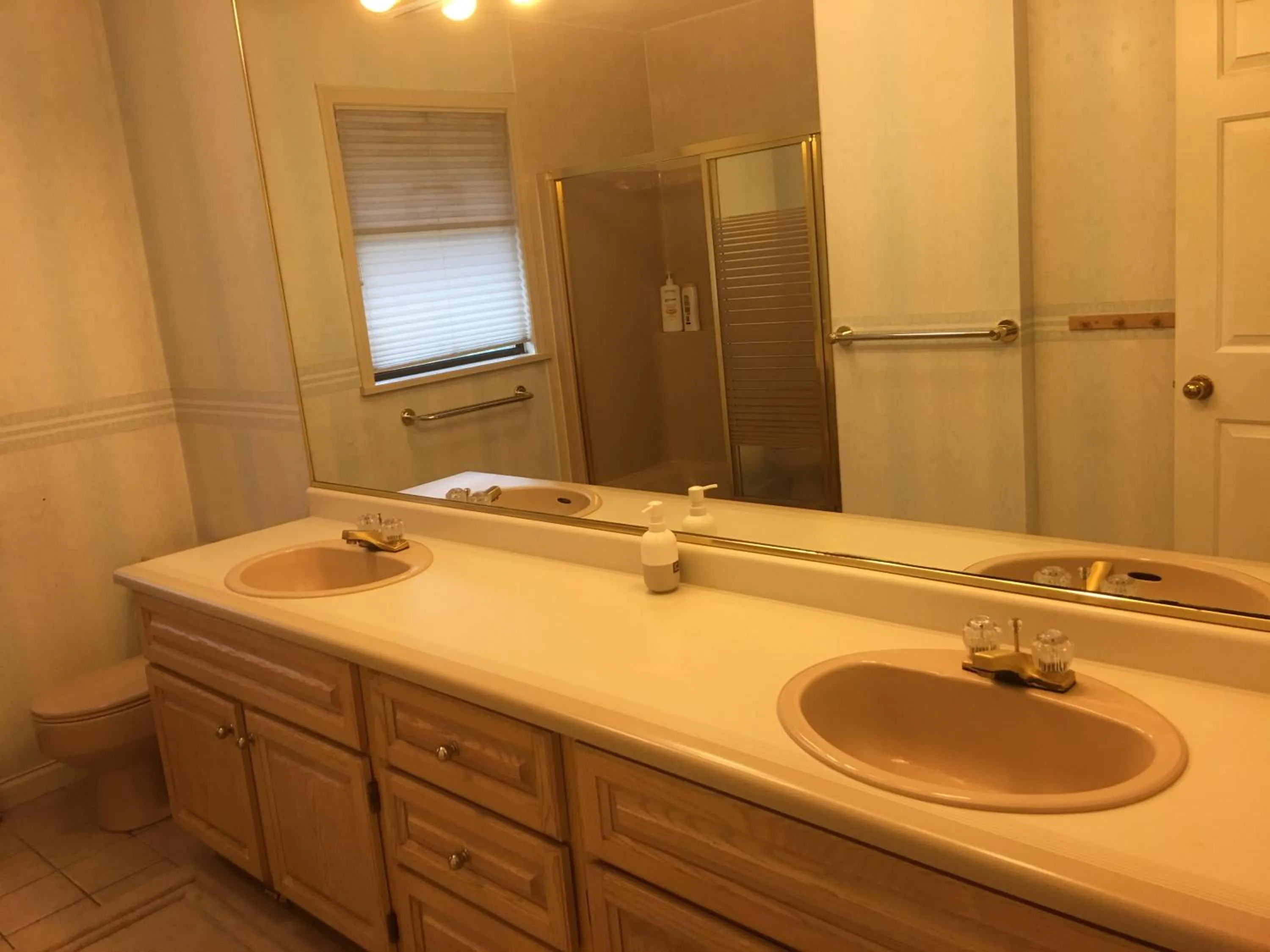 Bathroom in Vancouver Homestay Inn