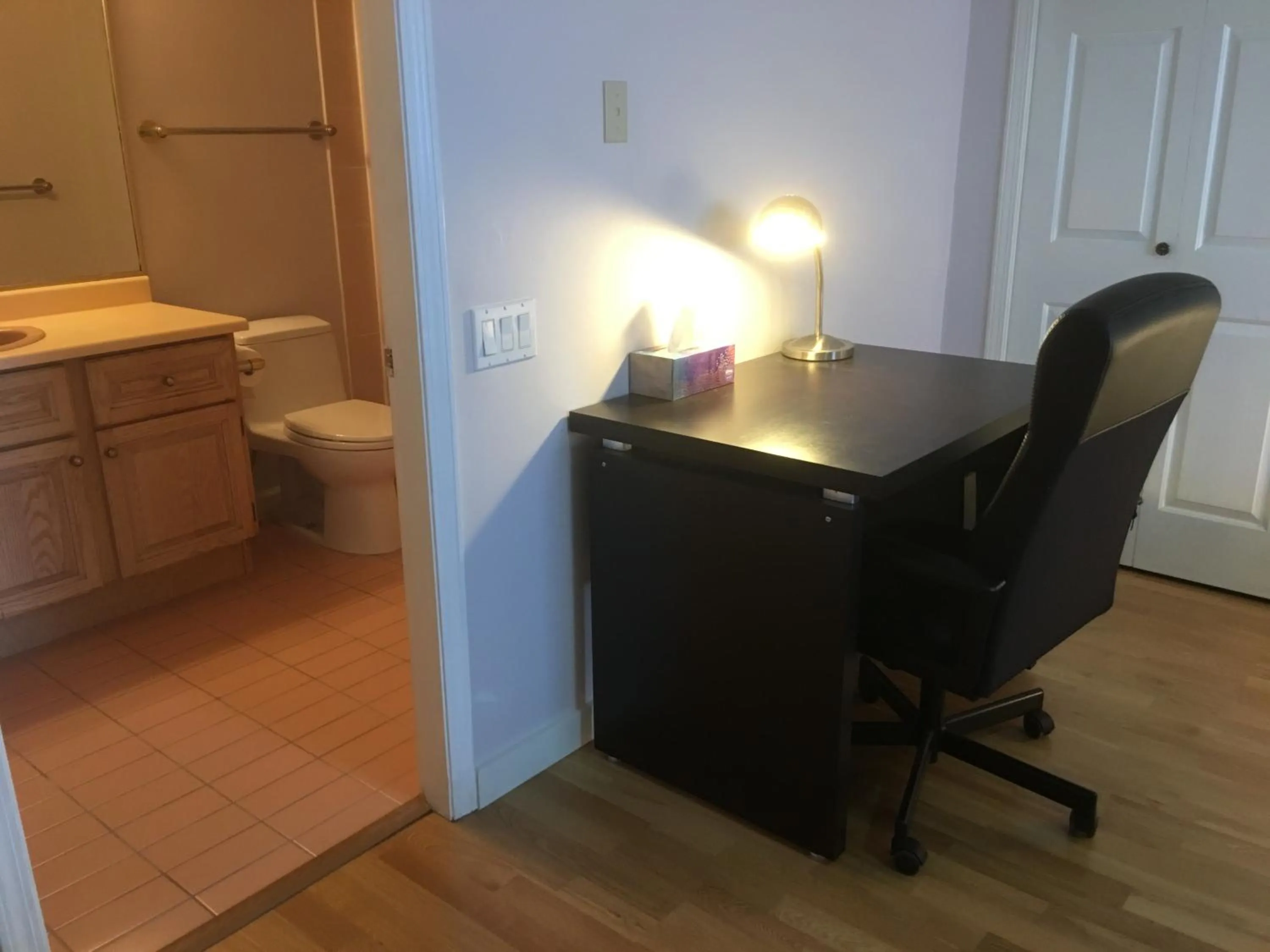 Bedroom in Vancouver Homestay Inn