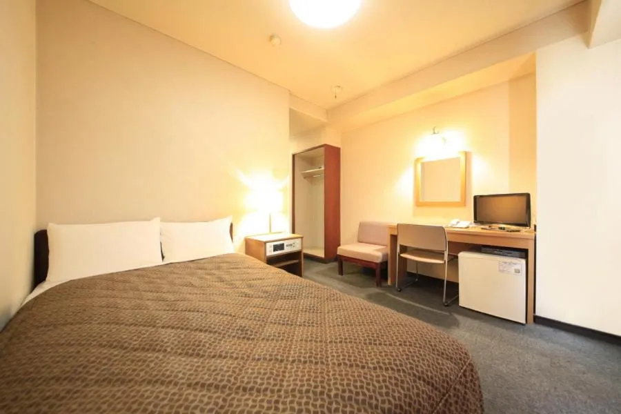 Photo of the whole room, Bed in Chofu Urban Hotel