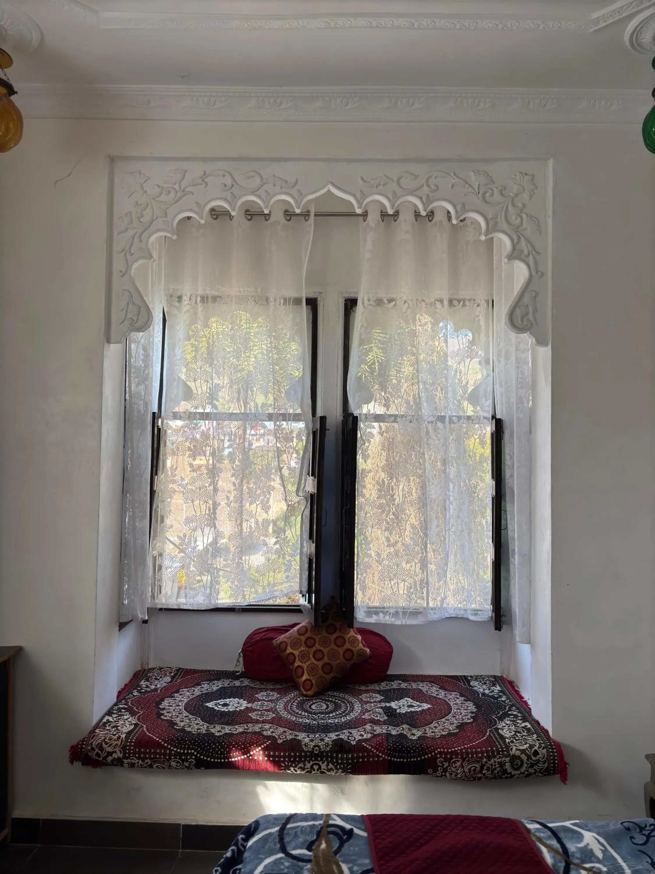 Bed in Hotel Bundi House