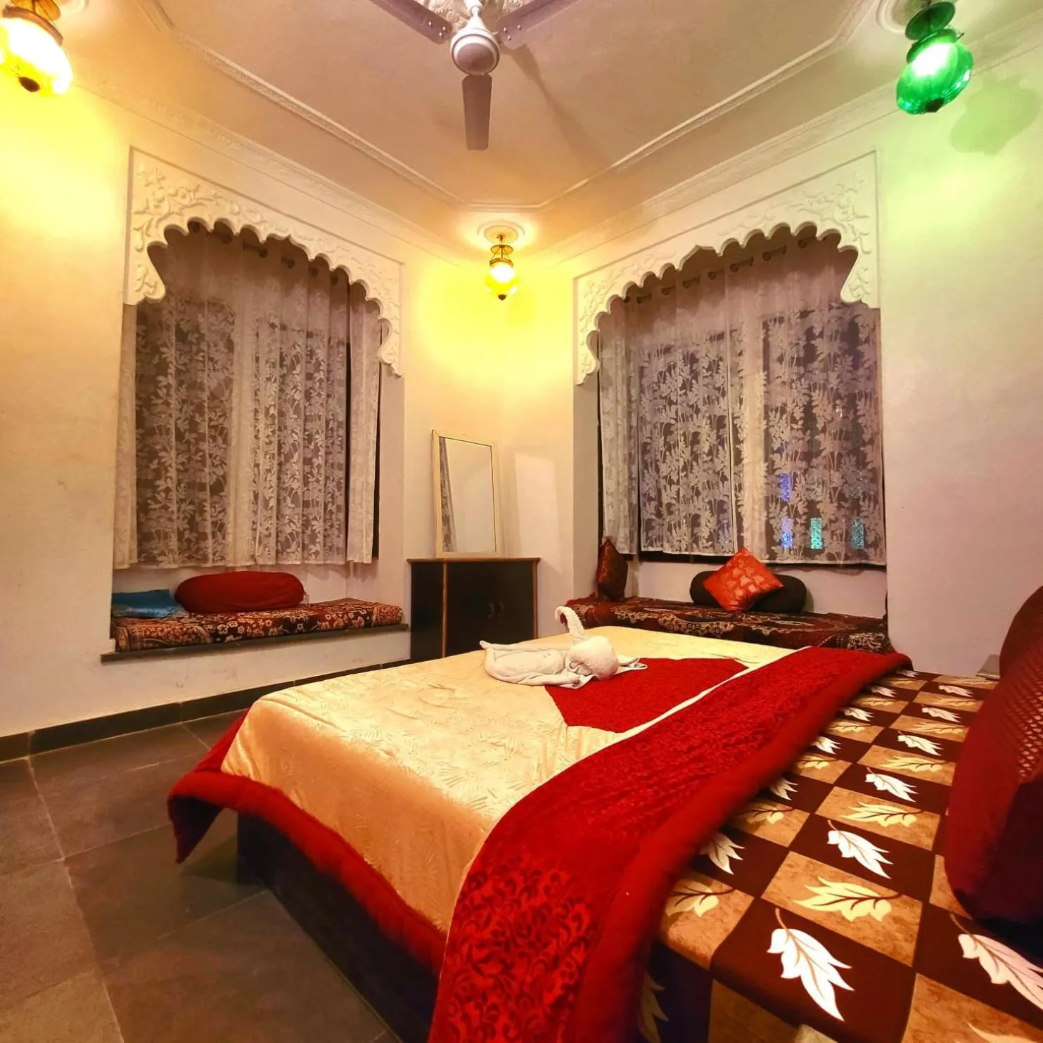 Bed in Hotel Bundi House