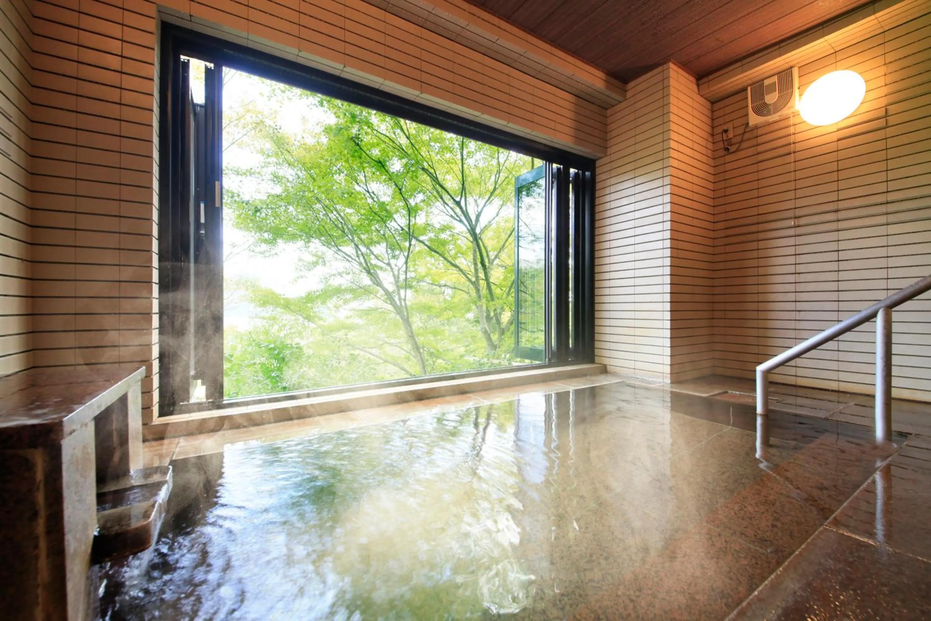 Hot Spring Bath in Yutorelo-an ANNEX