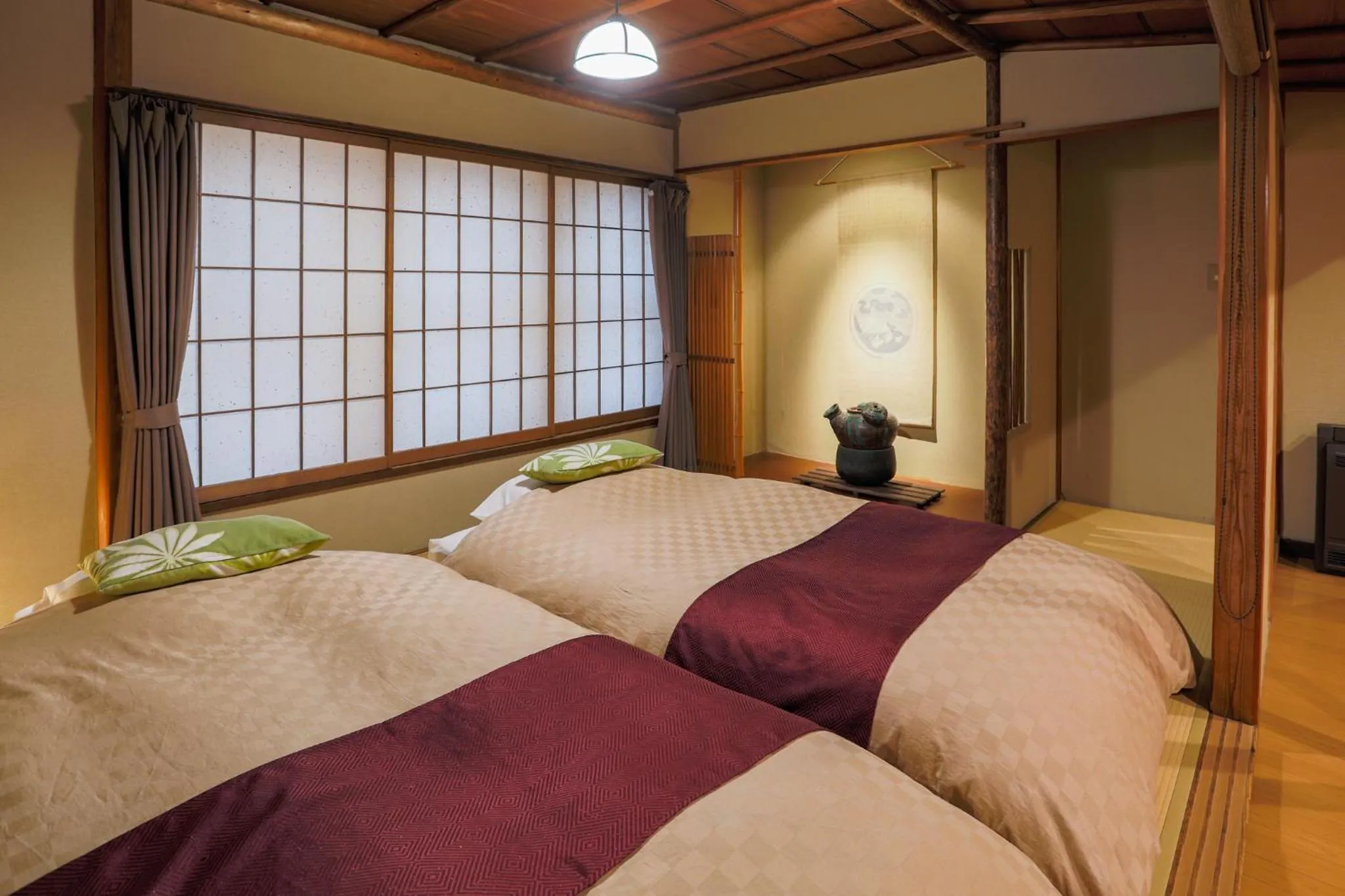 Bedroom, Bed in Izu atagawa Yubana mankai -Adult Only-