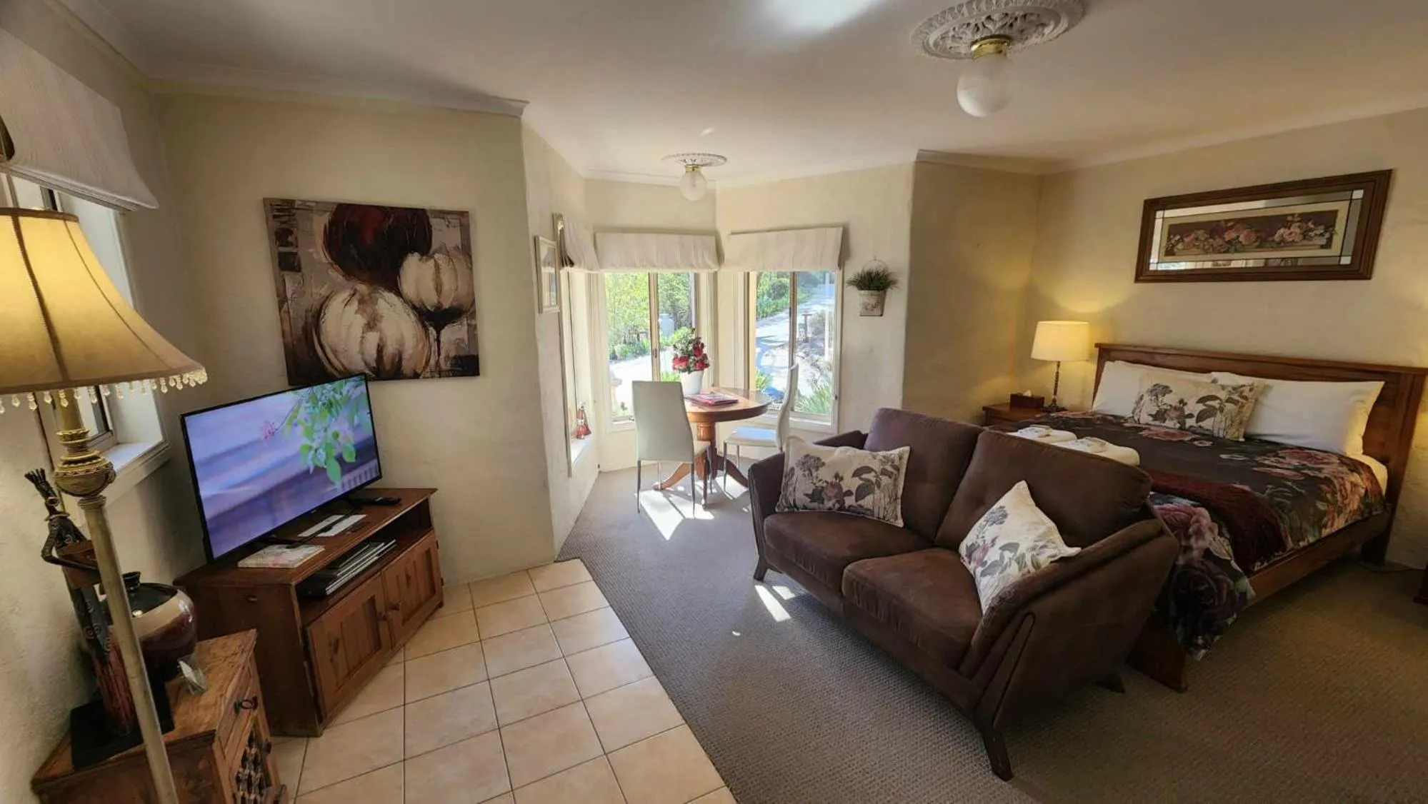 Bed in Riesling Trail & Clare Valley Cottages