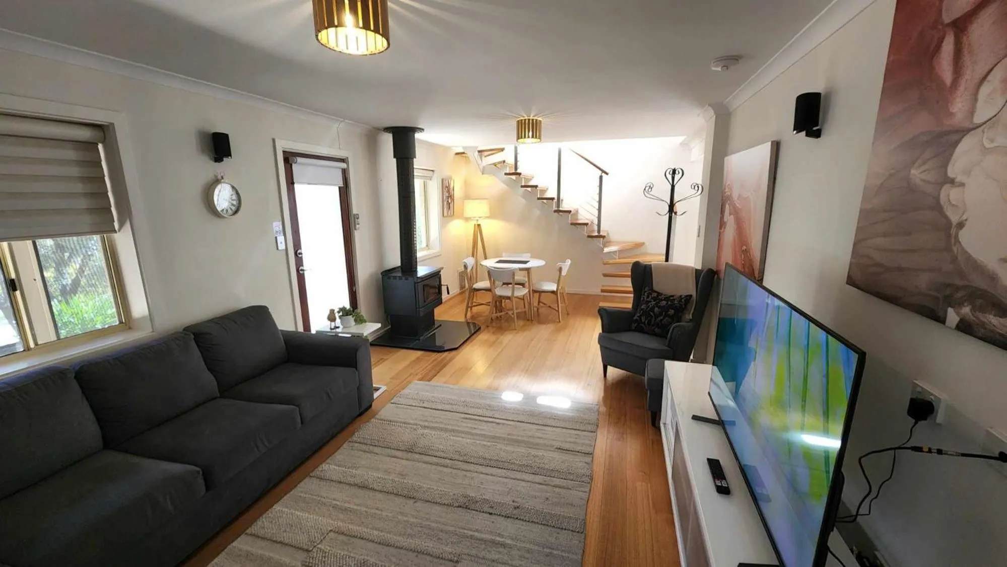 Communal lounge/ TV room in Riesling Trail & Clare Valley Cottages