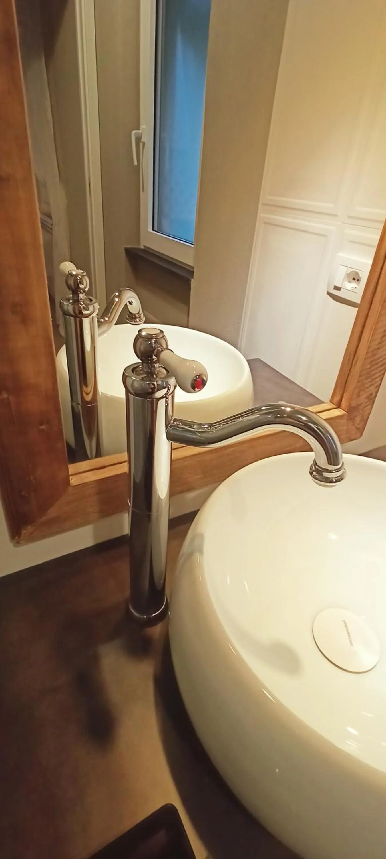 Bathroom in Gian Paul Hotel