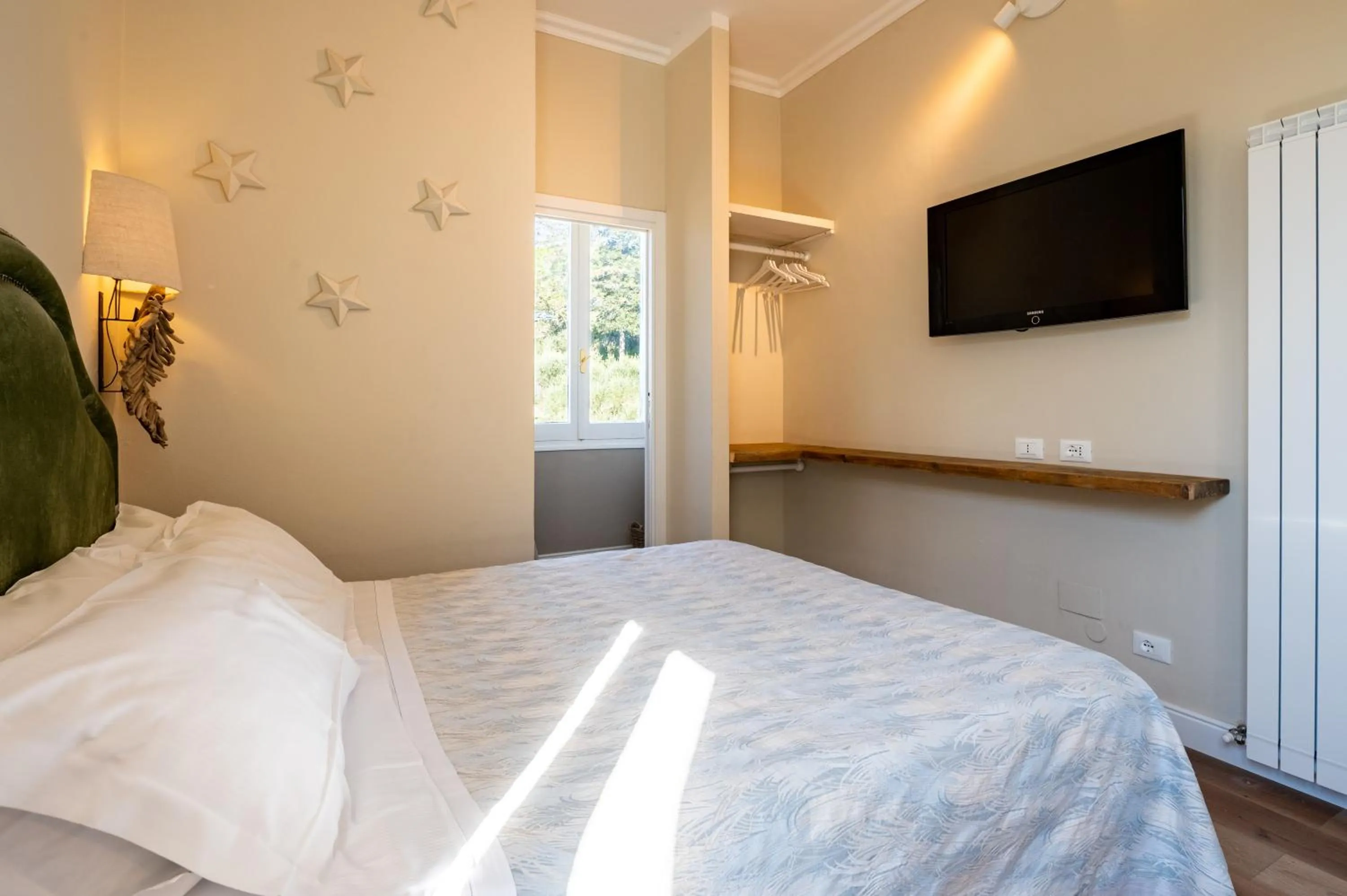 Bedroom, Bed in Gian Paul Hotel