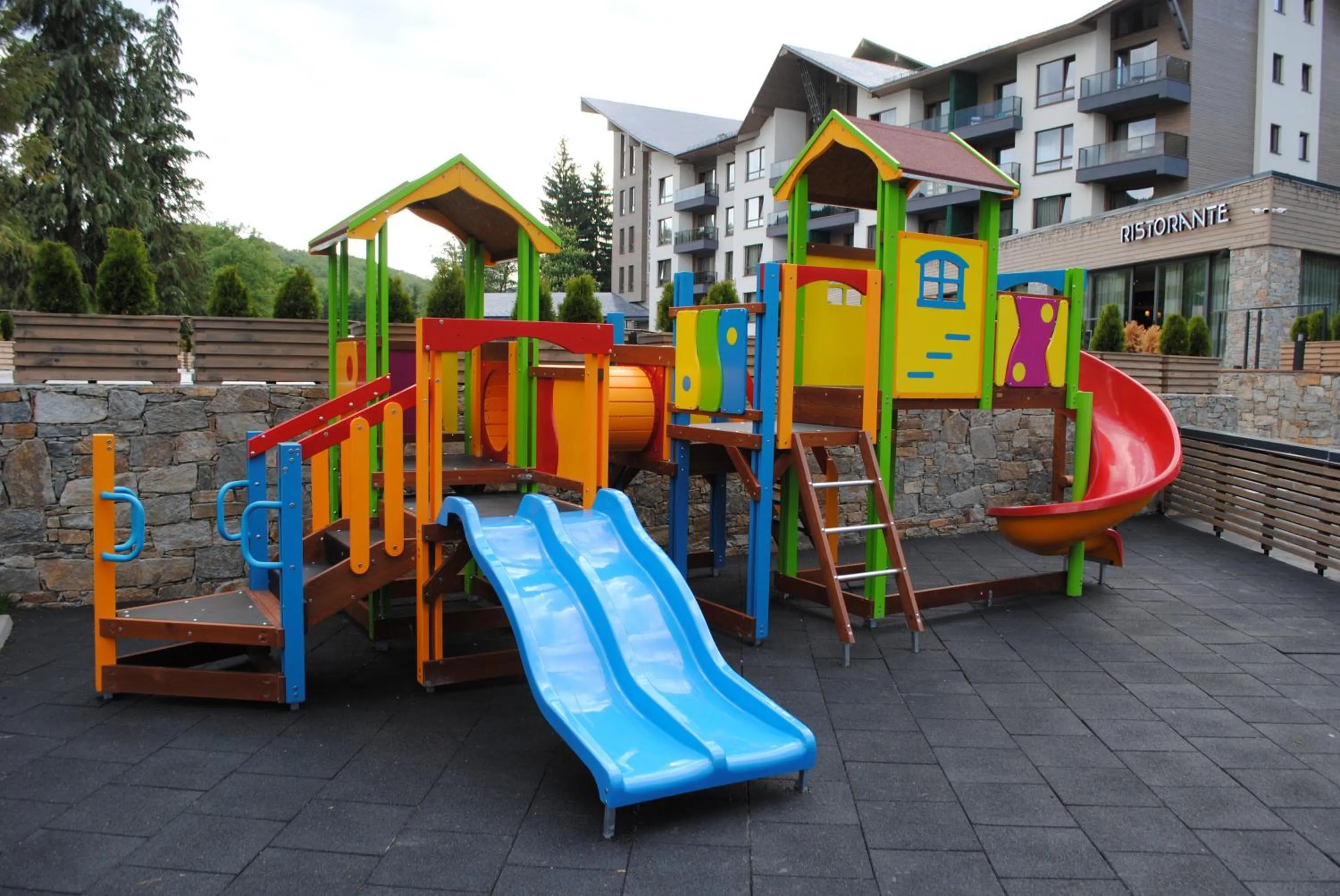 Children play ground in Hotel Arte SPA & Park