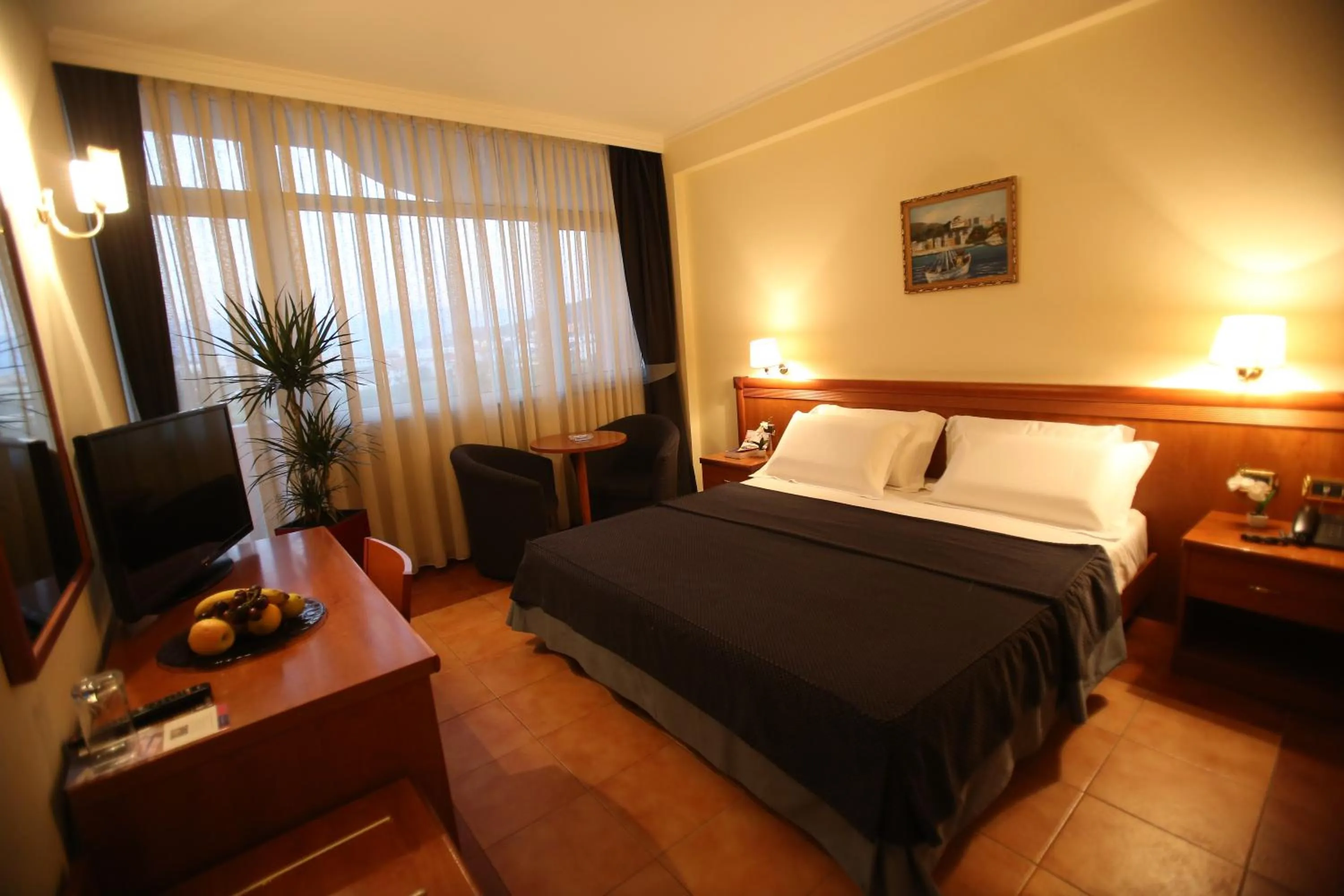 Bedroom, Bed in Hotel Continental