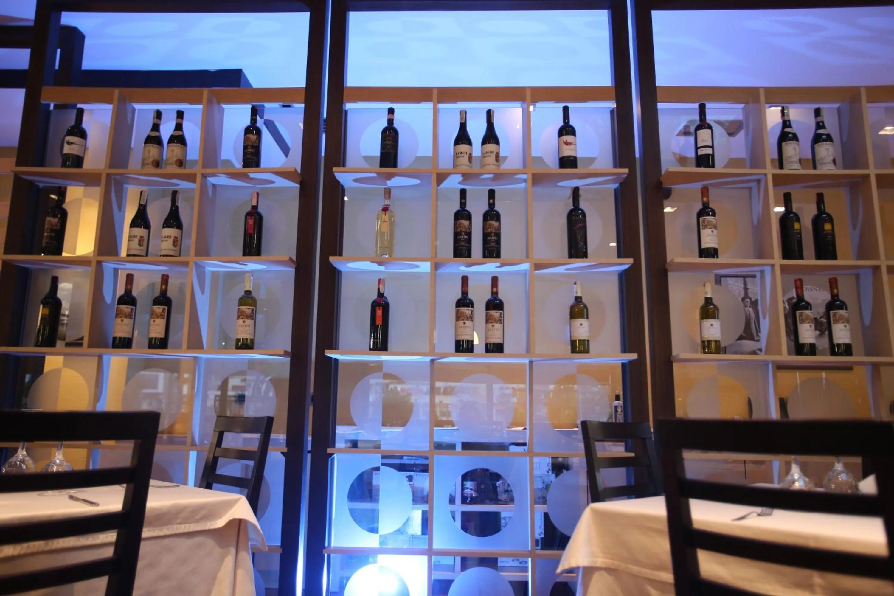 Restaurant/places to eat in Hotel Continental