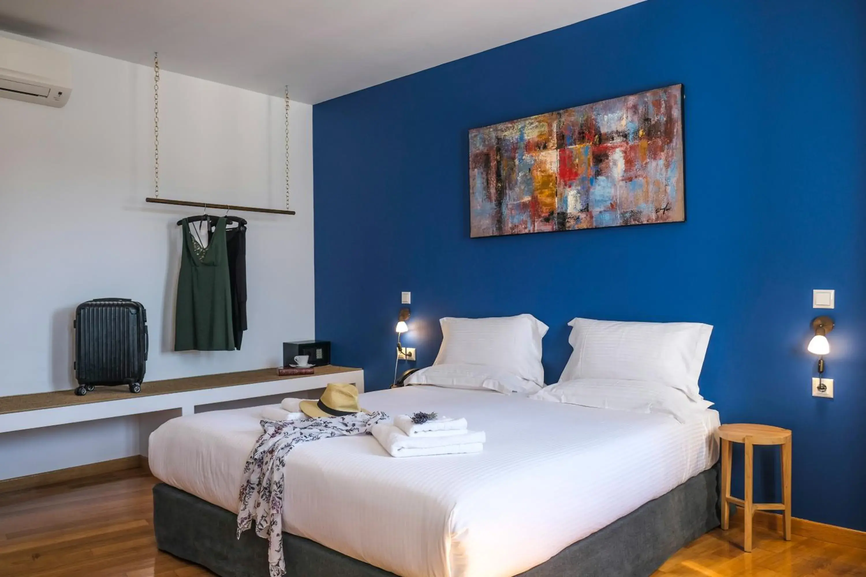 Deluxe Double Room with Street View in Lotus Inn Deluxe Double Room with Street View in Lotus Inn