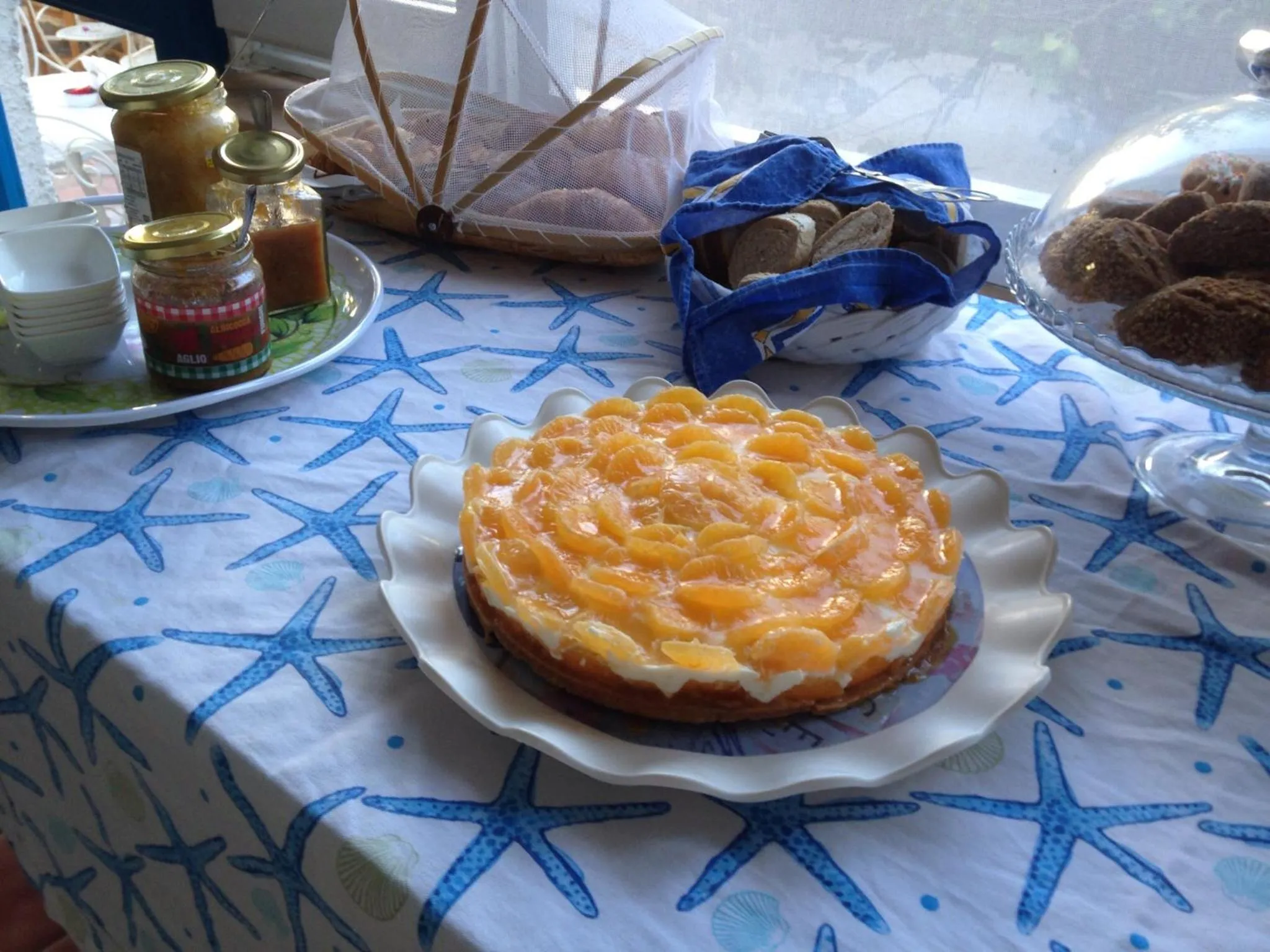 Buffet breakfast in La Casa del Limoneto