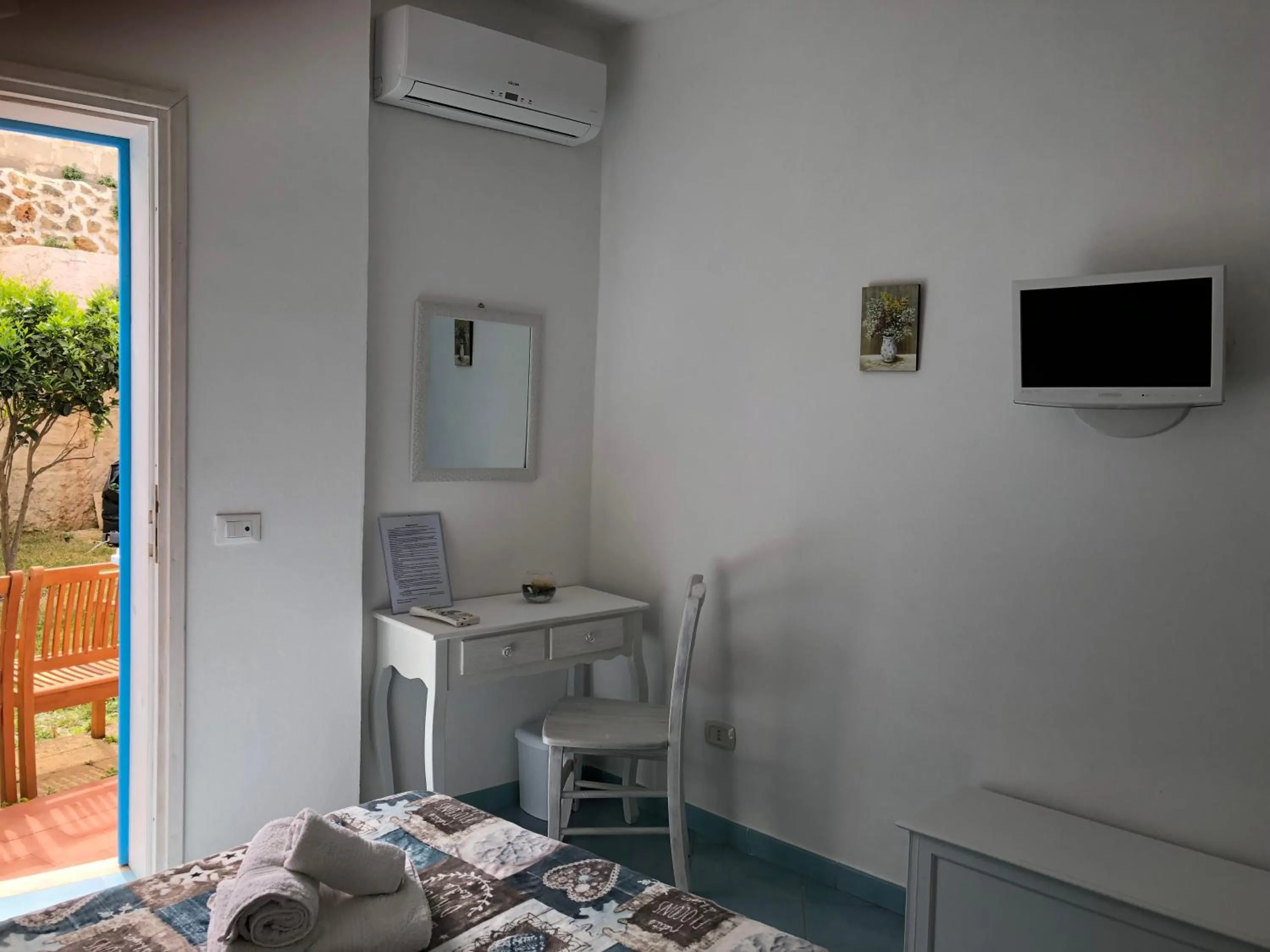 Bedroom in La Casa del Limoneto