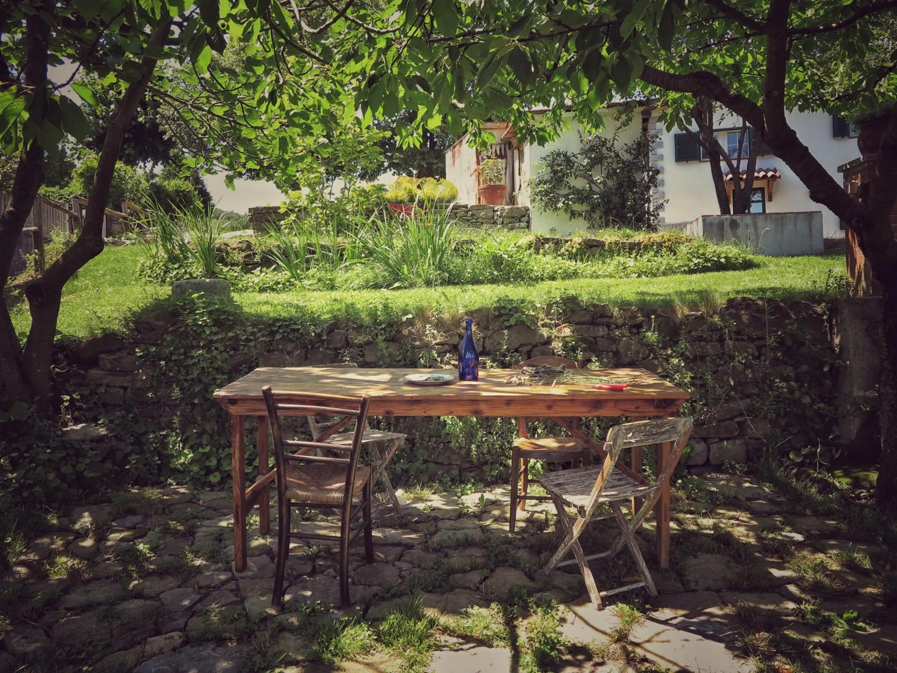 Day in I Calleri Garden and Rooms