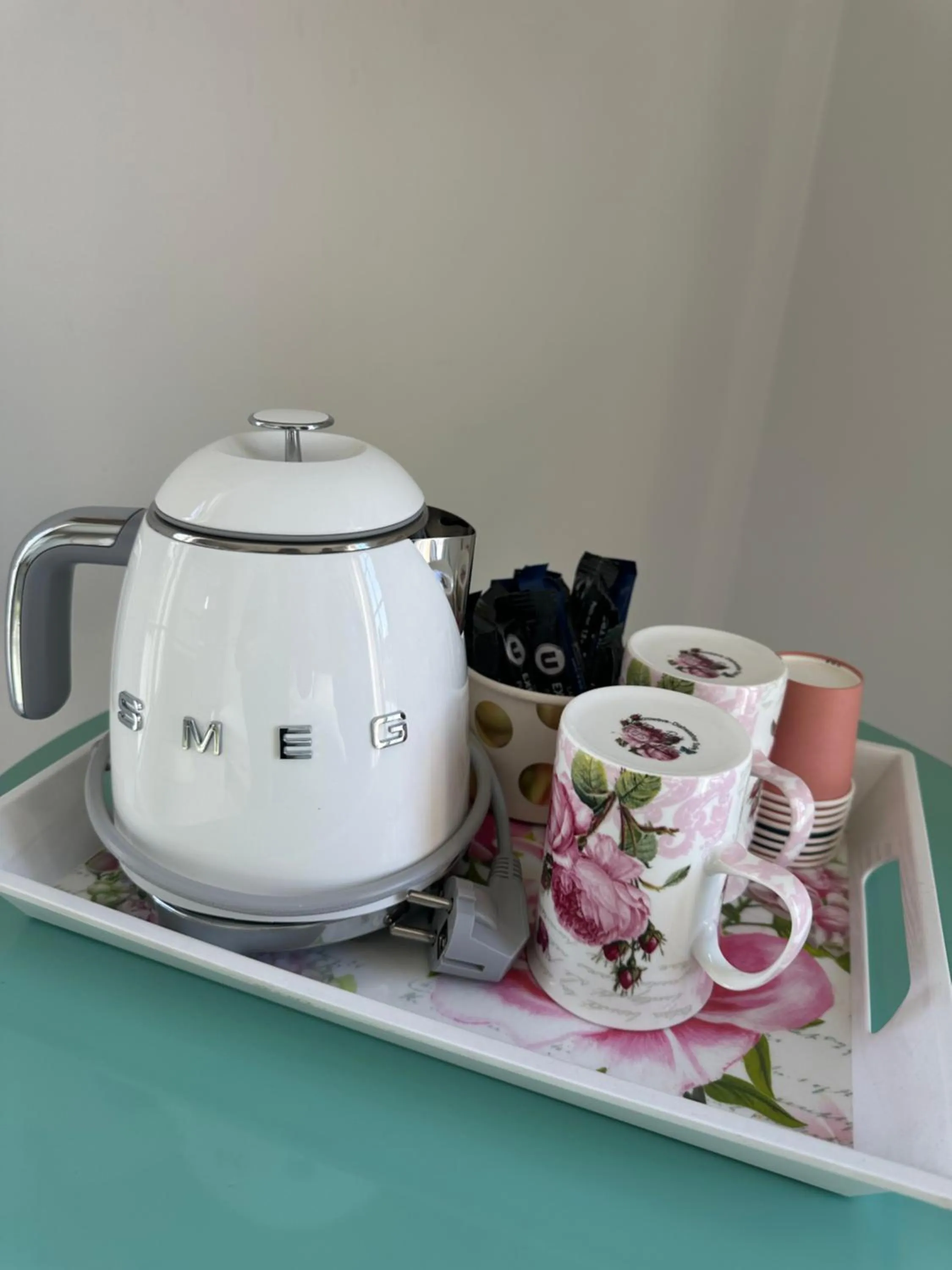 Coffee/tea facilities in Chambres d'hôtes Le Bignon dans les Alpes Mancelles