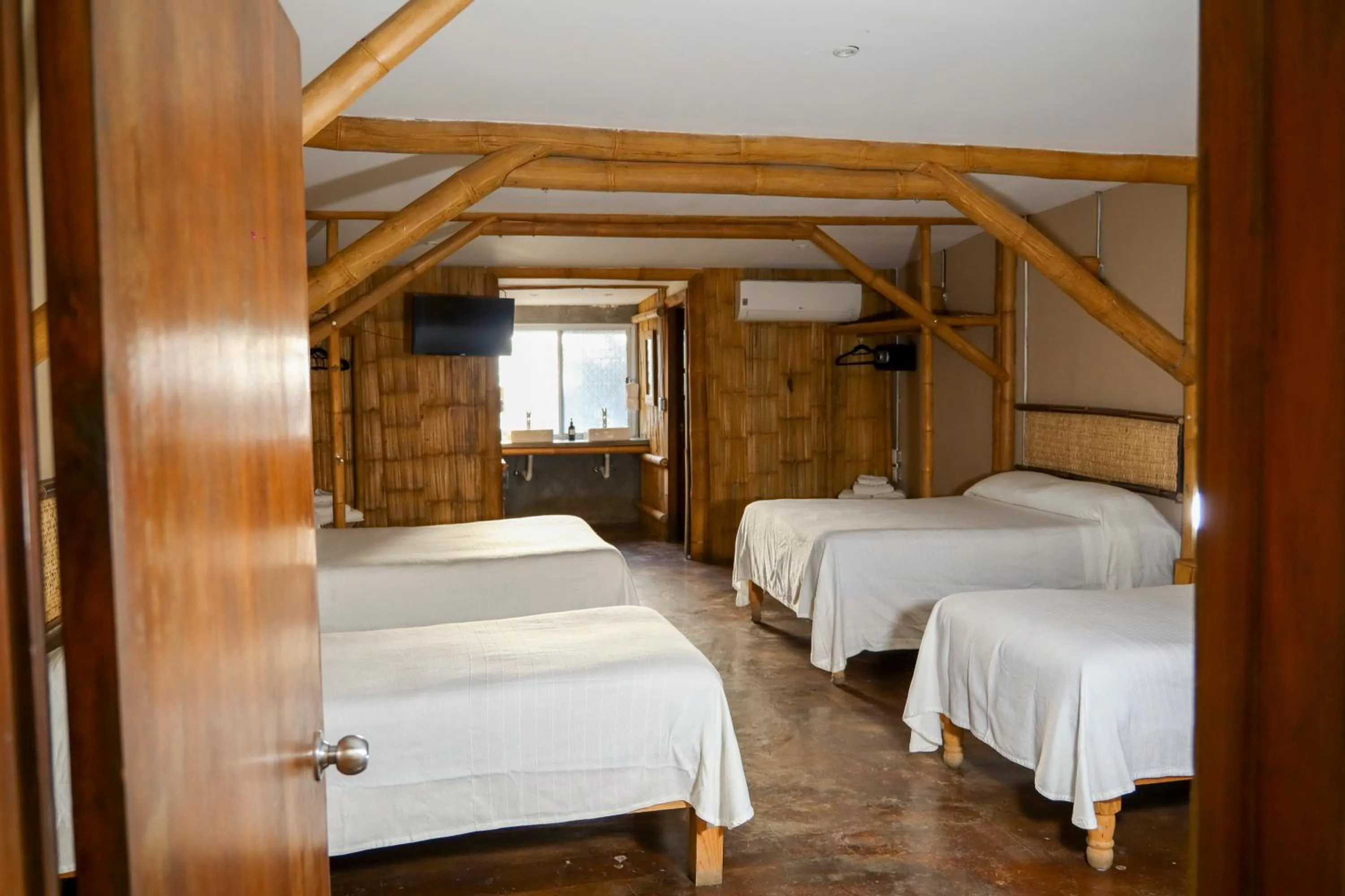 Bed in Eco Hotel Casa Kima