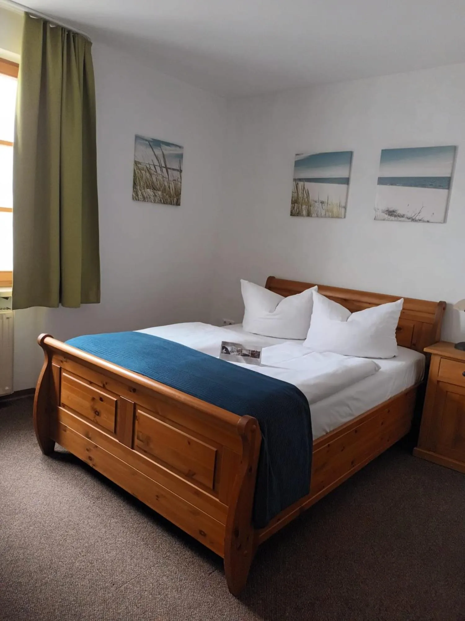 Photo of the whole room, Bed in Zur Post Kümmersbruck Hotel & Tiny Houses