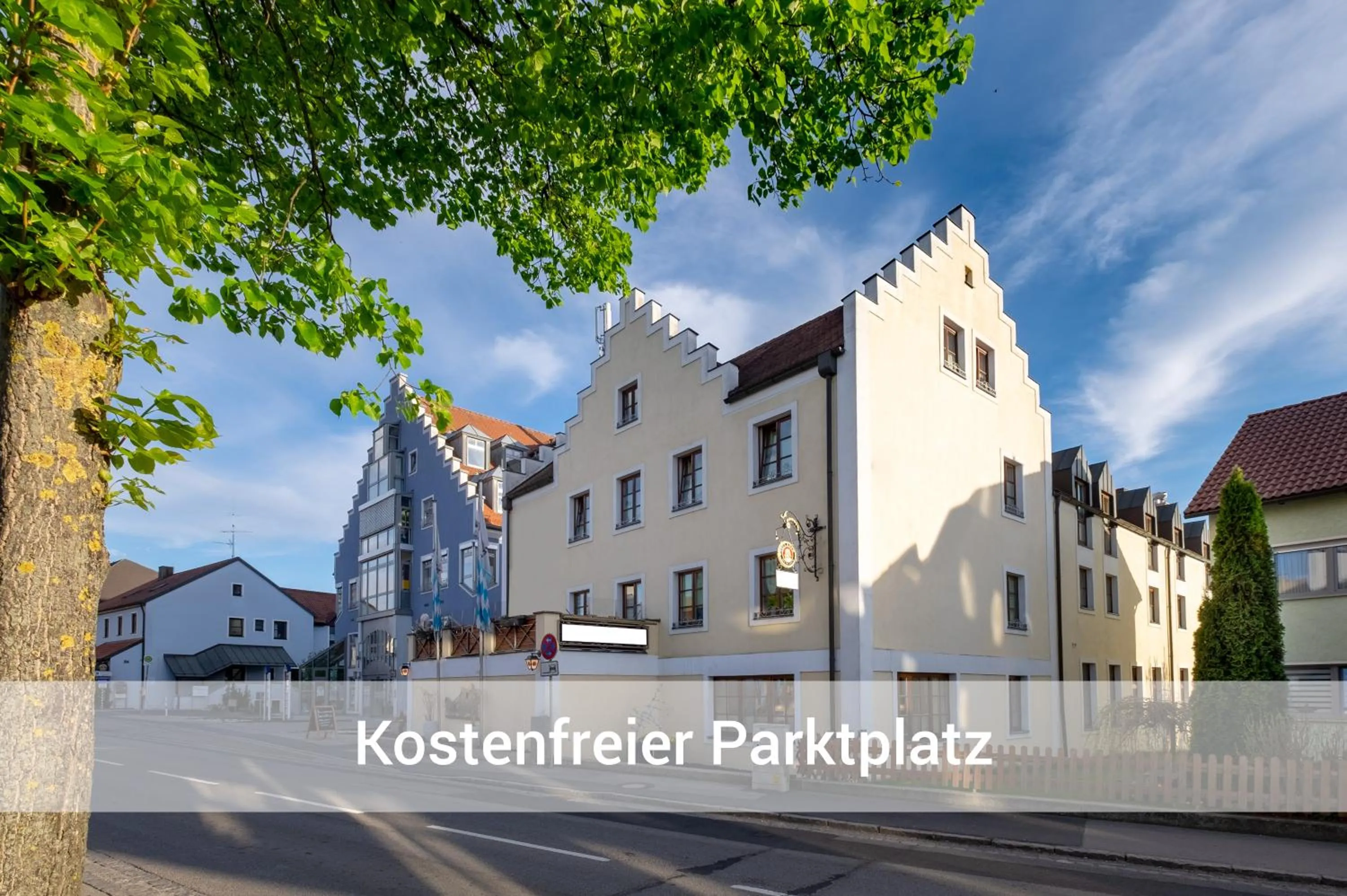 Property building in Zur Post Kümmersbruck Hotel & Tiny Houses