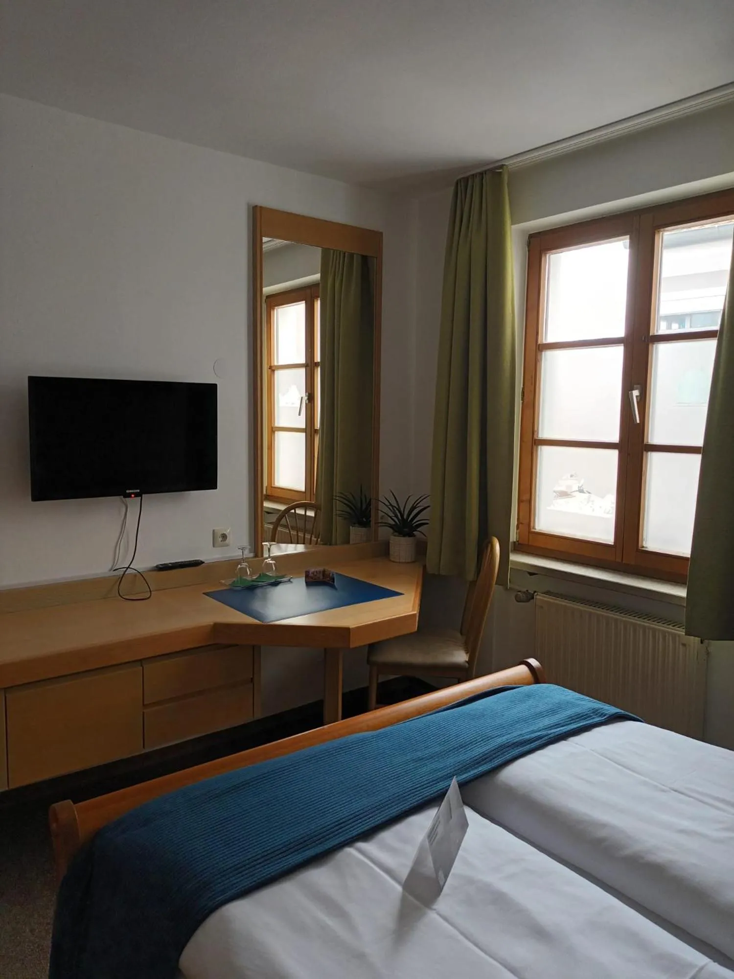 Photo of the whole room, Bed in Zur Post Kümmersbruck Hotel & Tiny Houses
