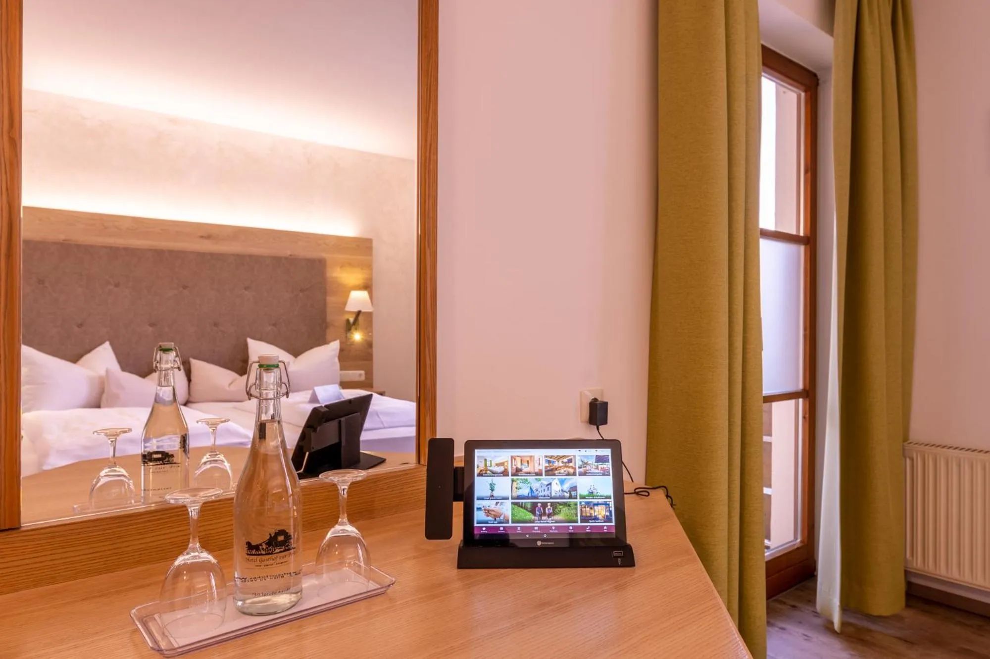 Bed in Zur Post Kümmersbruck Hotel & Tiny Houses