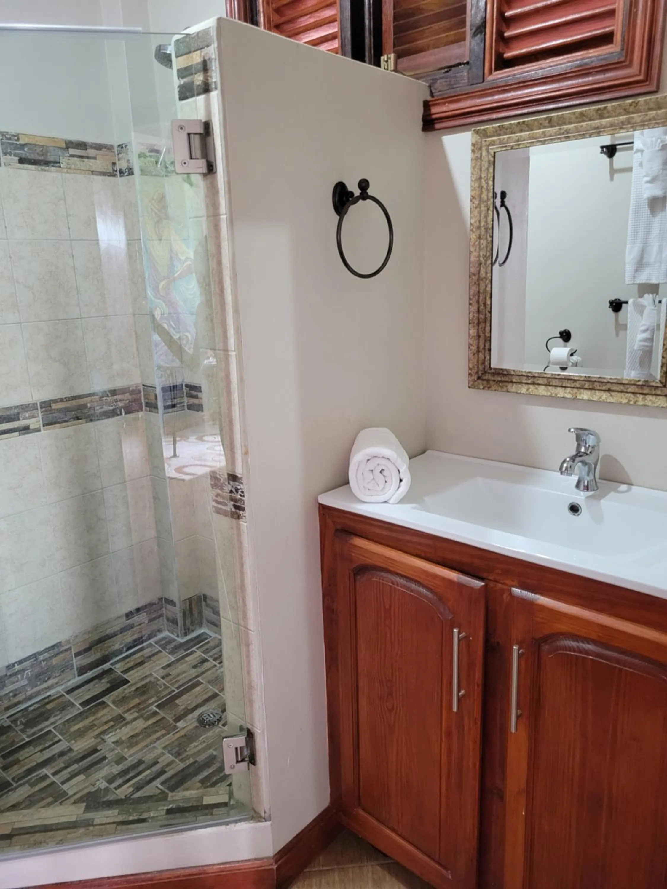 Shower in Samfi Gardens