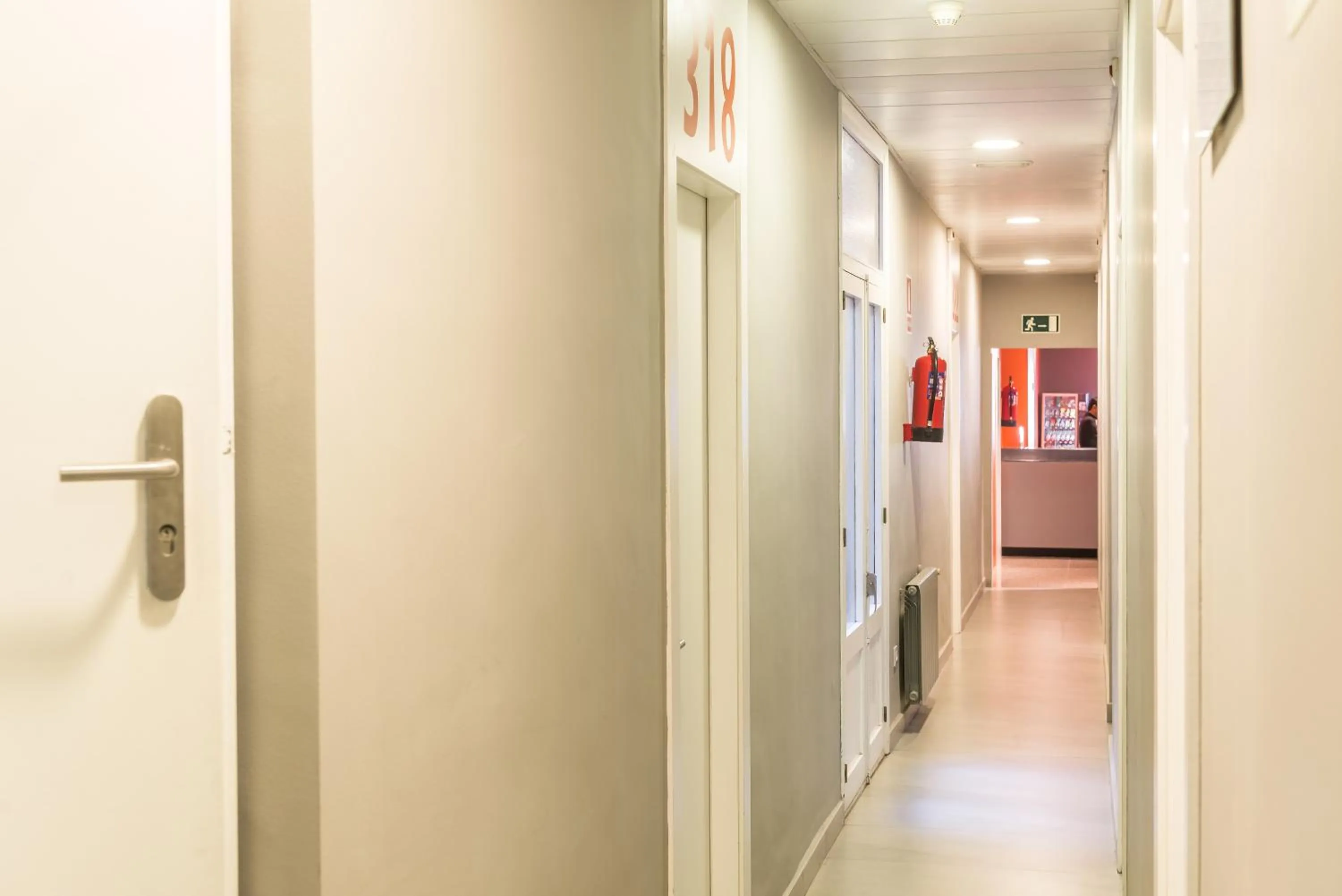 Area and facilities in Hostal Benidorm