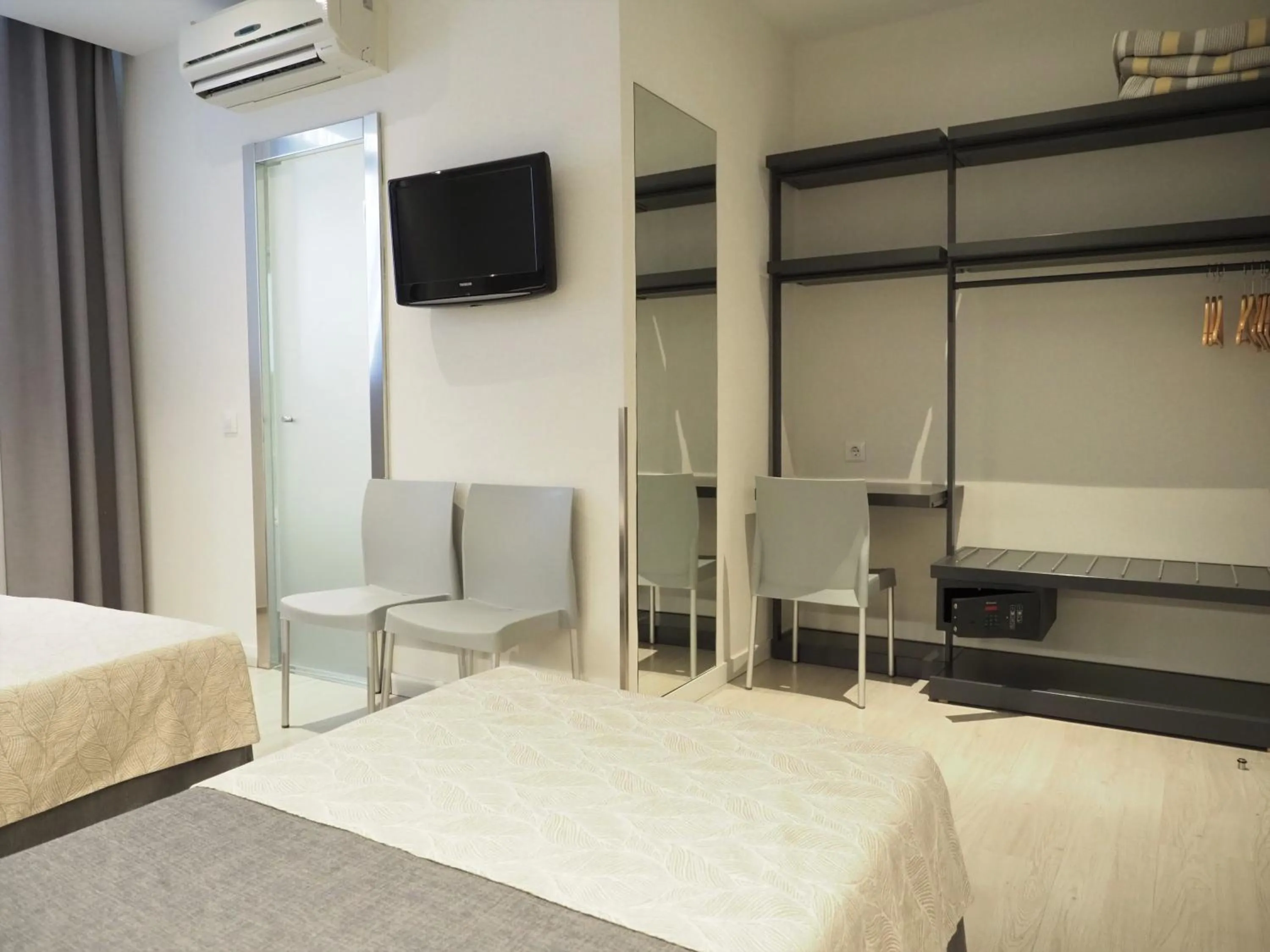 Bed in Hostal Benidorm