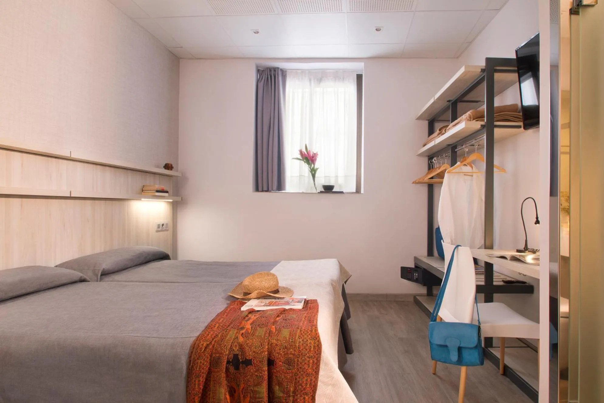 Photo of the whole room, Bed in Hostal Benidorm