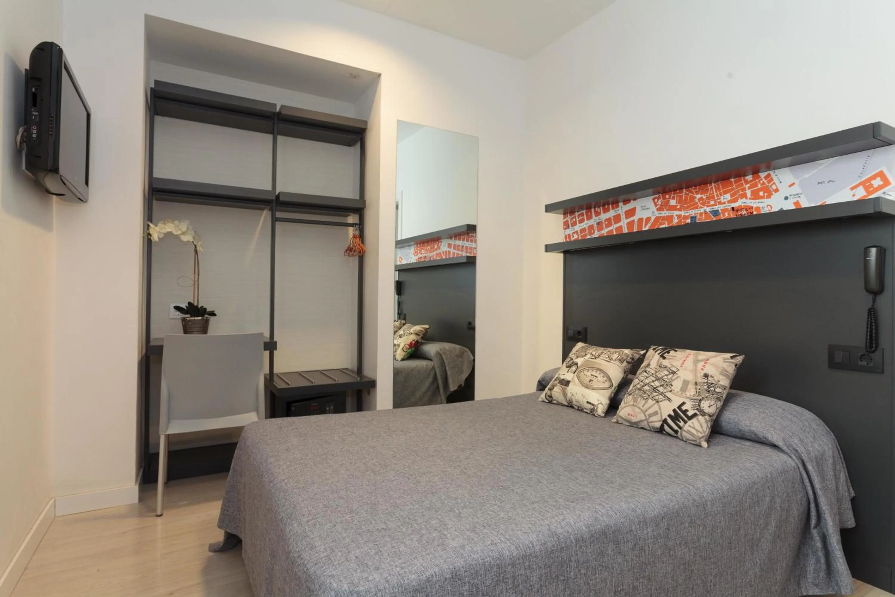 Photo of the whole room, Bed in Hostal Benidorm