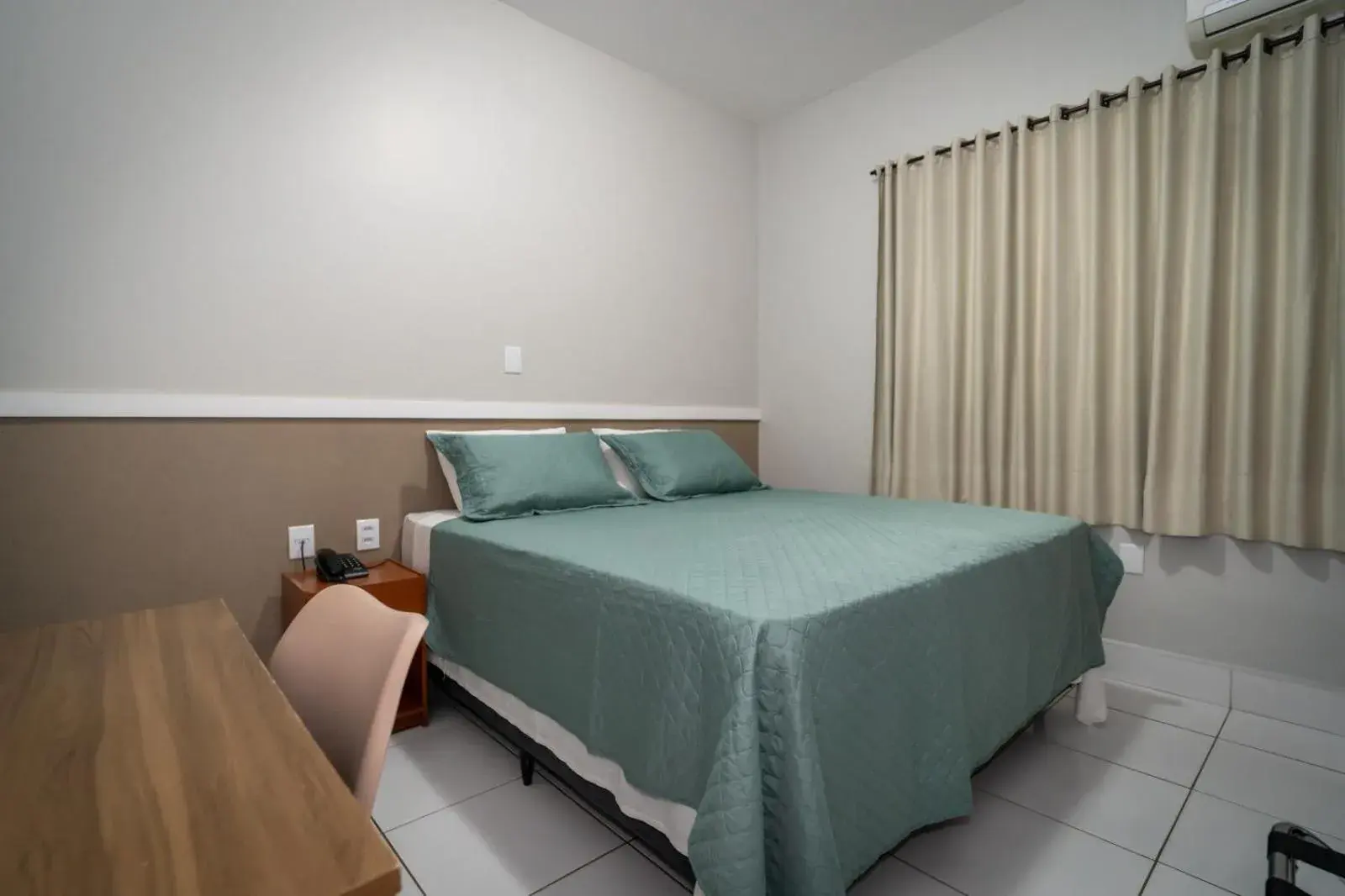 Double Room with One Double Bed - single occupancy in Bandeirantes Hotel Double Room with One Double Bed - single occupancy in Bandeirantes Hotel