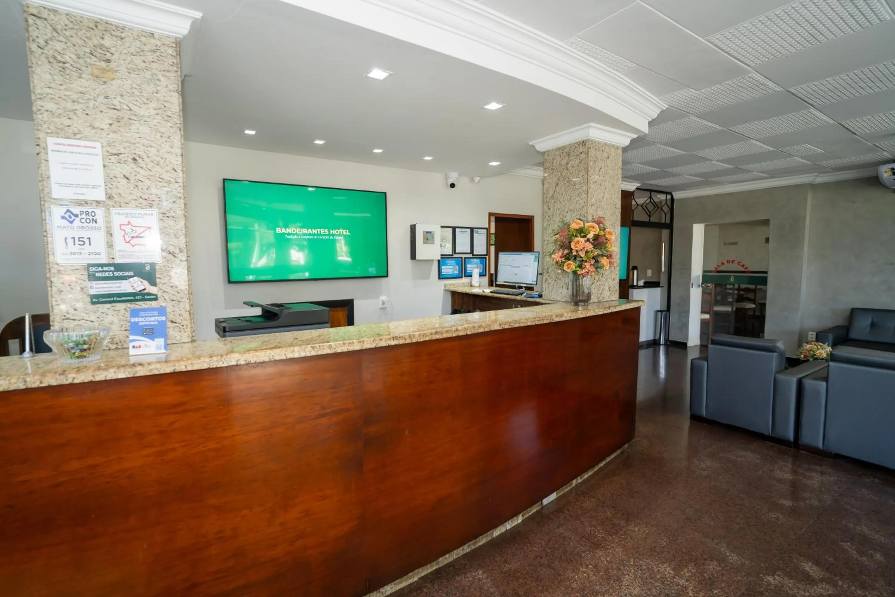 Lobby or reception in Bandeirantes Hotel