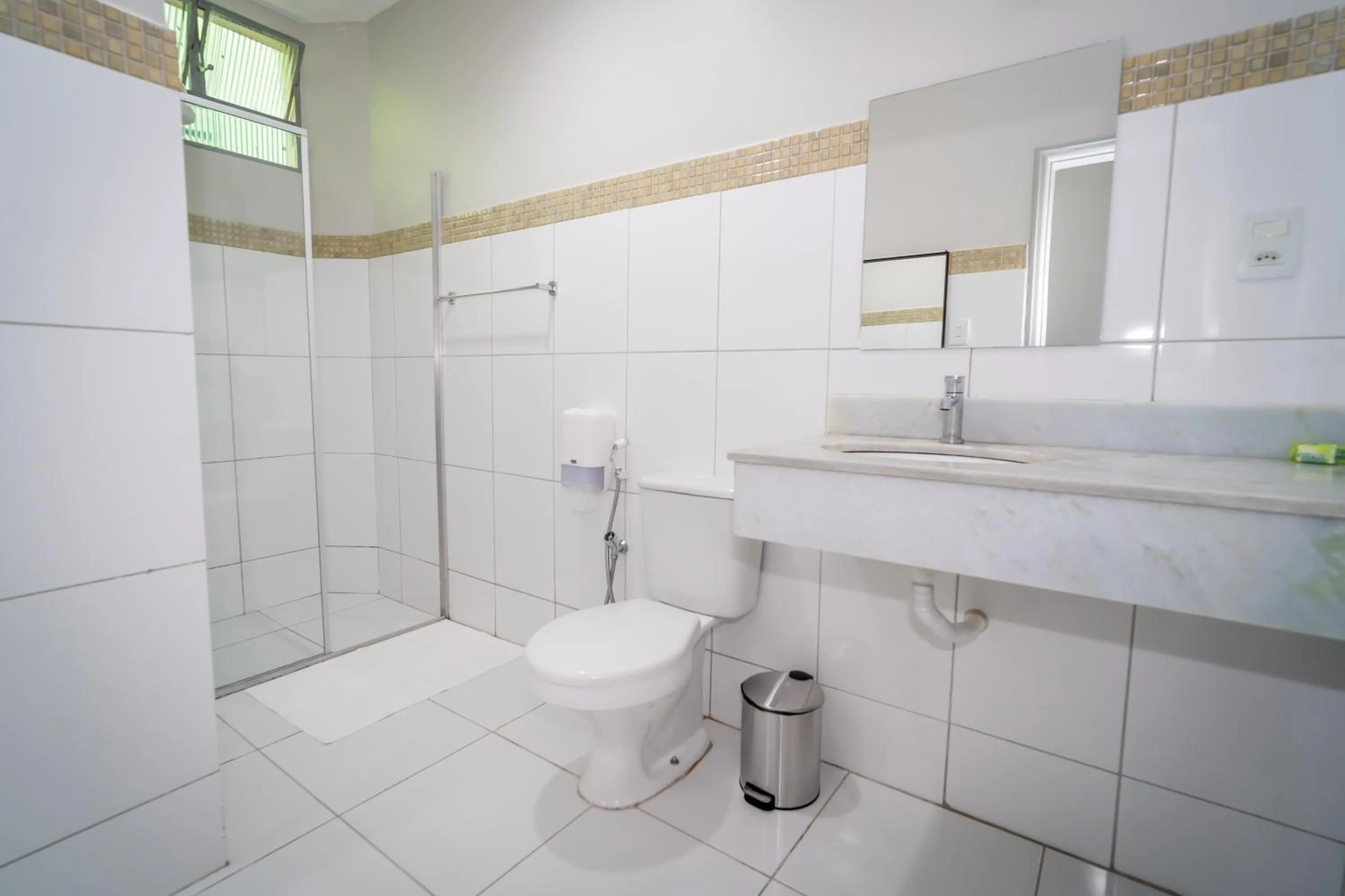 Bathroom in Bandeirantes Hotel