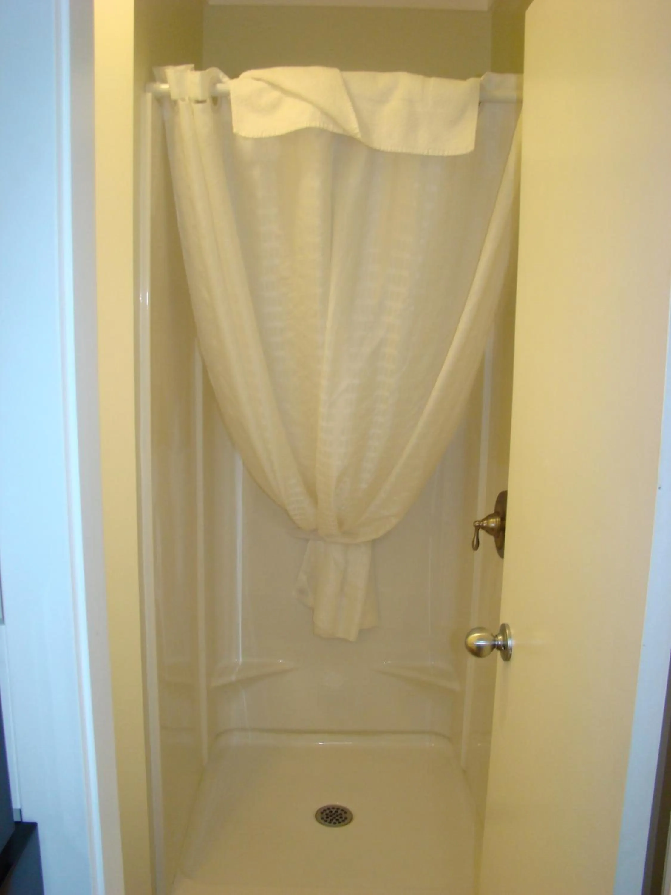 Bathroom in Paddock Inn